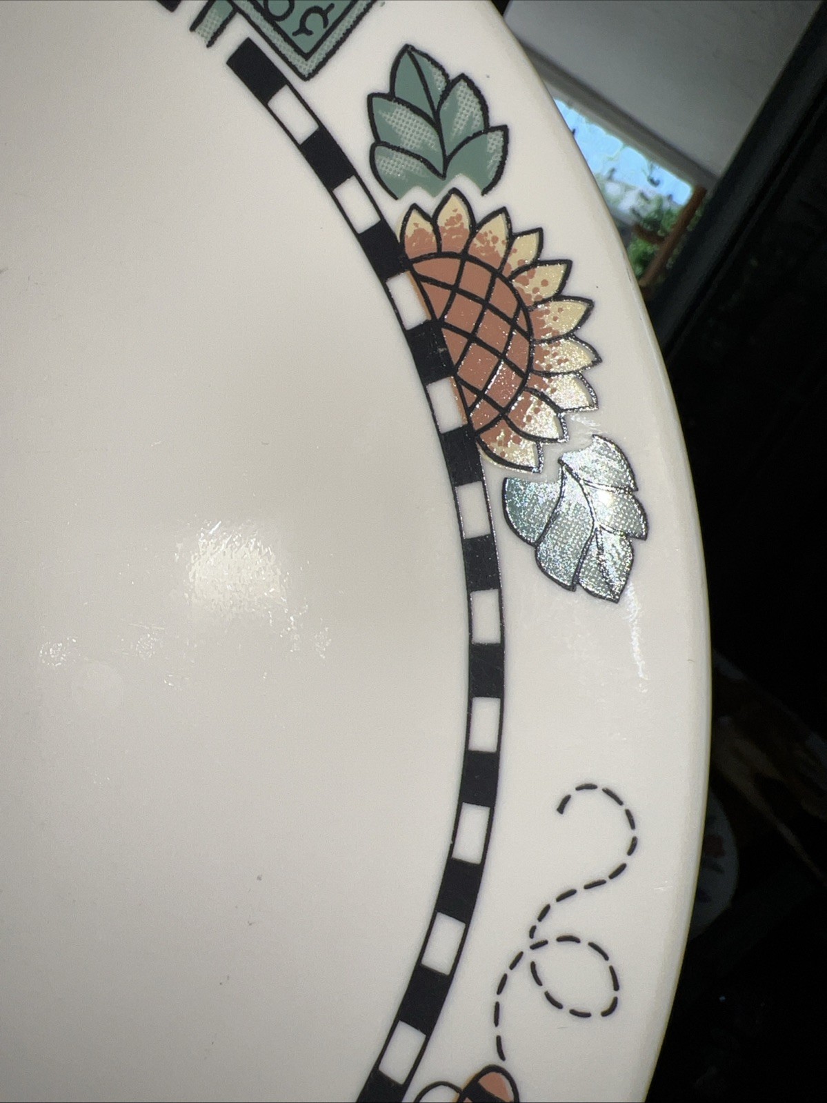 CORELLE ‘SUN BLOSSOMS’ 10.25″ DINNER PLATE SUNFLOWERS,BEES,SEEDS ON SANDSTONE