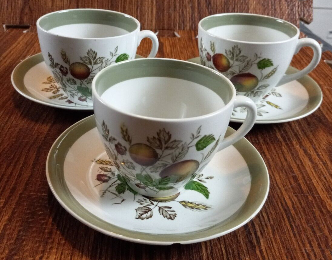 Alfred Meakin Staffordshire England Hereford Pattern 3 Tea Cup & 3 Saucers1960s