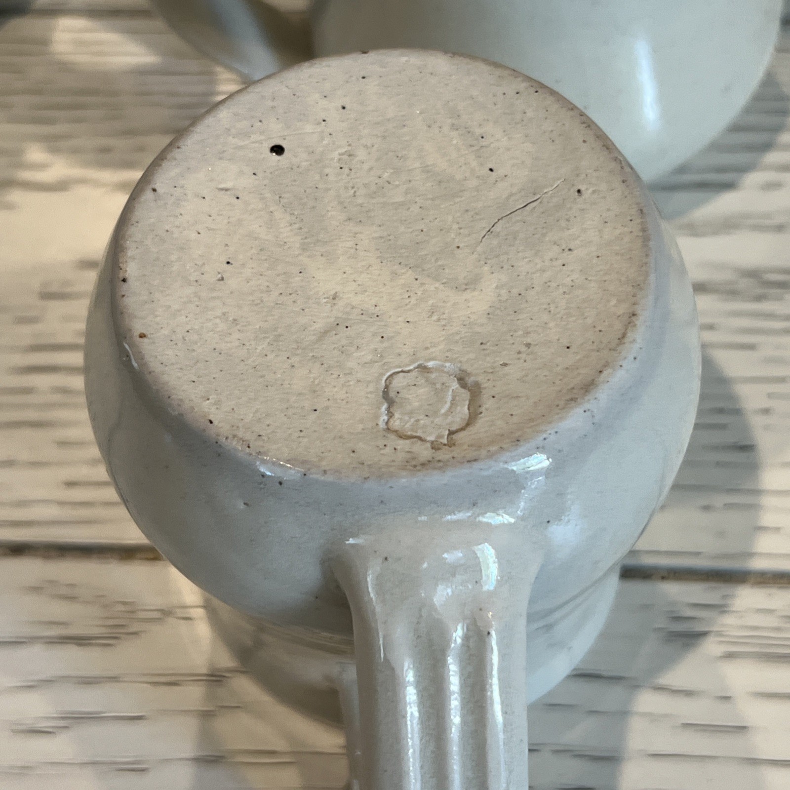 8 Pc Hand Thrown Beige Clay Pottery Coffee Tea Mugs Seashell Handle Stamped Set