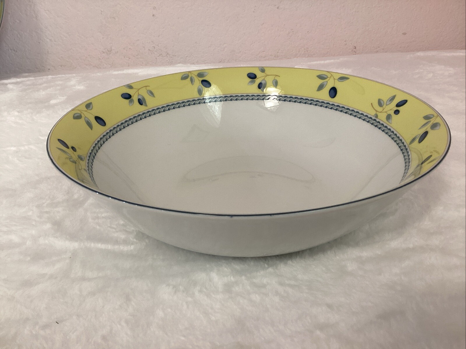 Blueberry by Royal Doulton Crafted in England Dinnerware Set of 15 Pieces