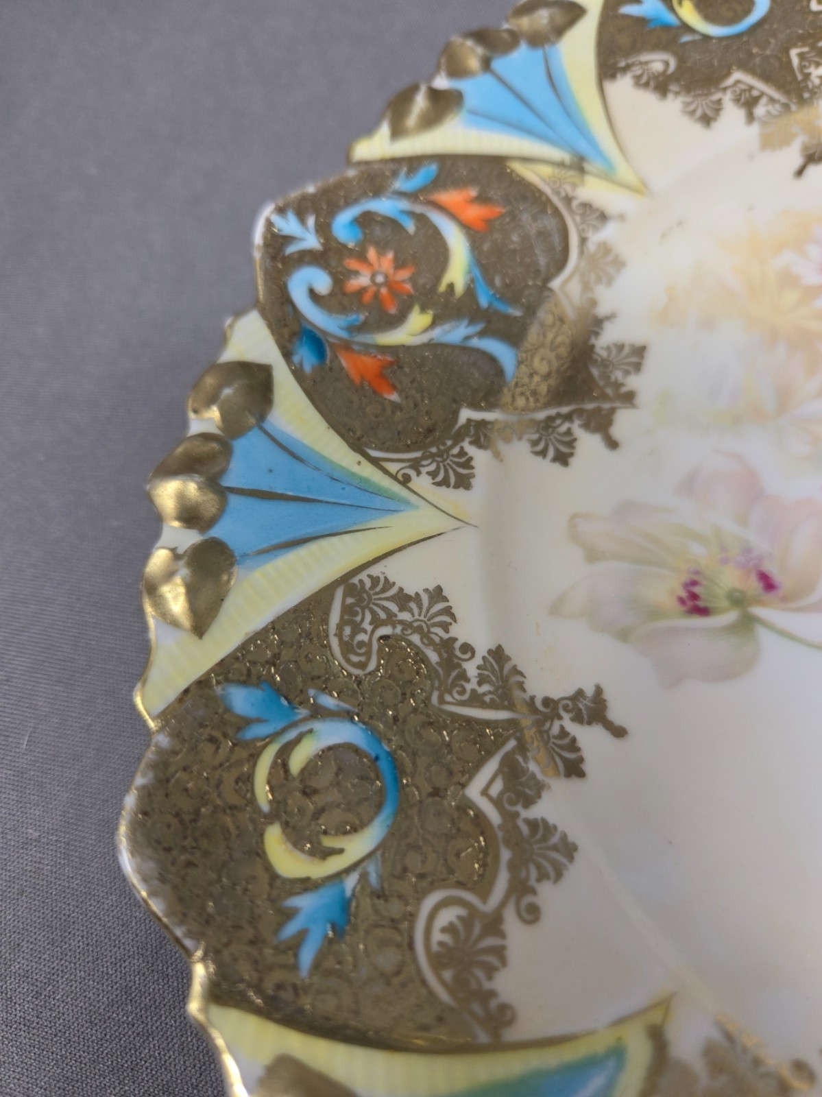 Unmarked RS Prussia Plate Lilly Pads & Scalloped Edge 8″