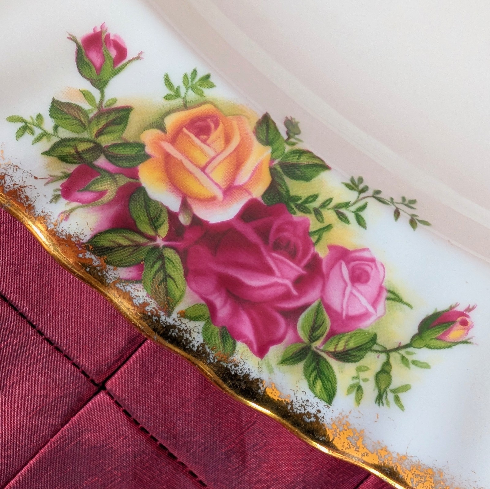 Royal Albert OLD COUNTRY ROSES 13.5 in. x 11 in. Oval Serving Platter Bone China