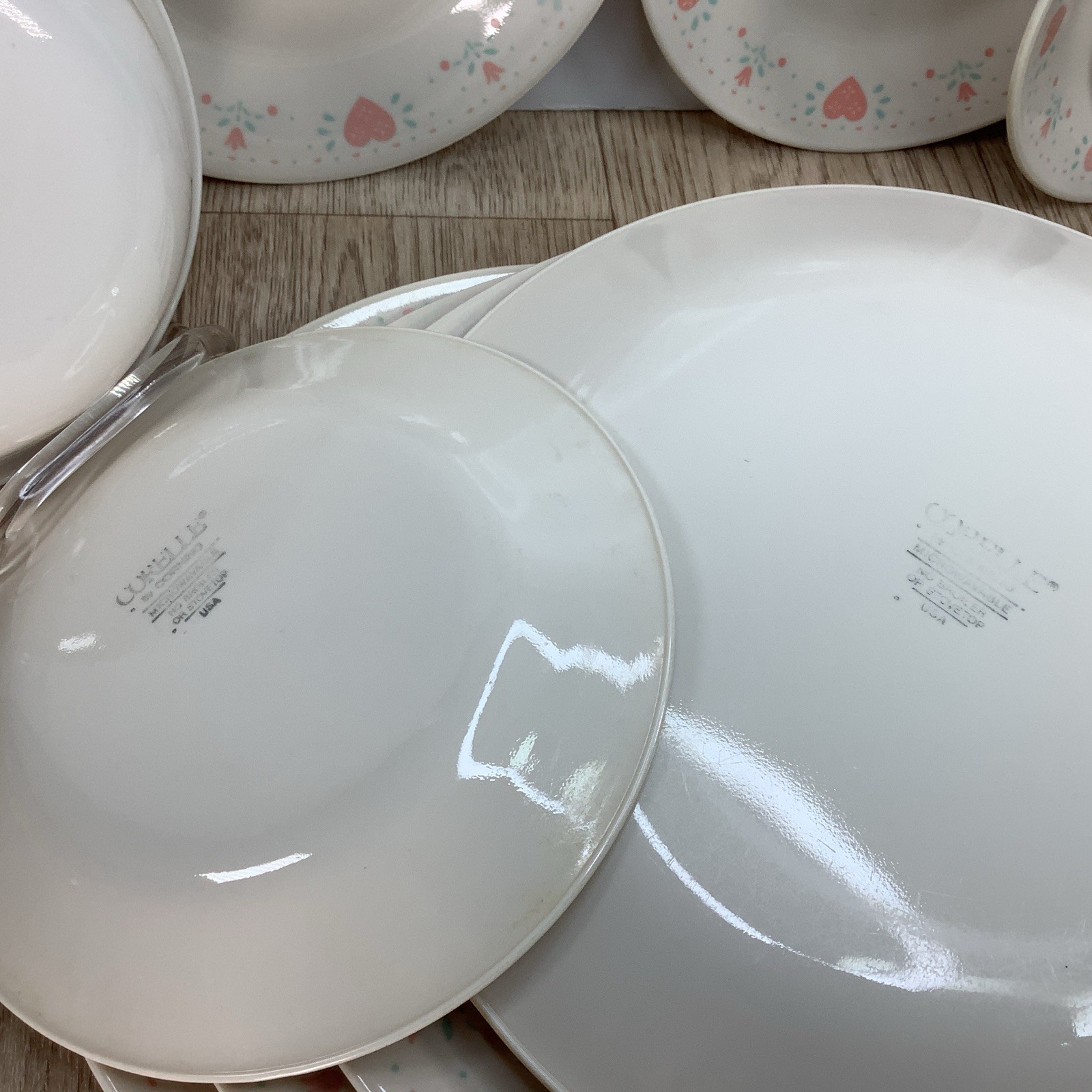 Corelle Forever Yours 18 Pc Dinnerware Set (Service for 4) PLUS 2 Extra Plates