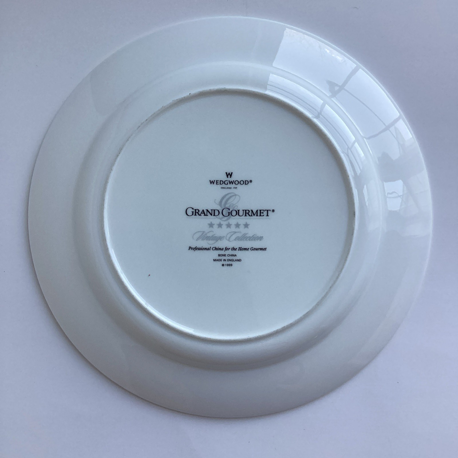 Wedgwood Grand Gourmet Vintage Collection Dinner Plates Set 8 Wine Label 9-3/4”