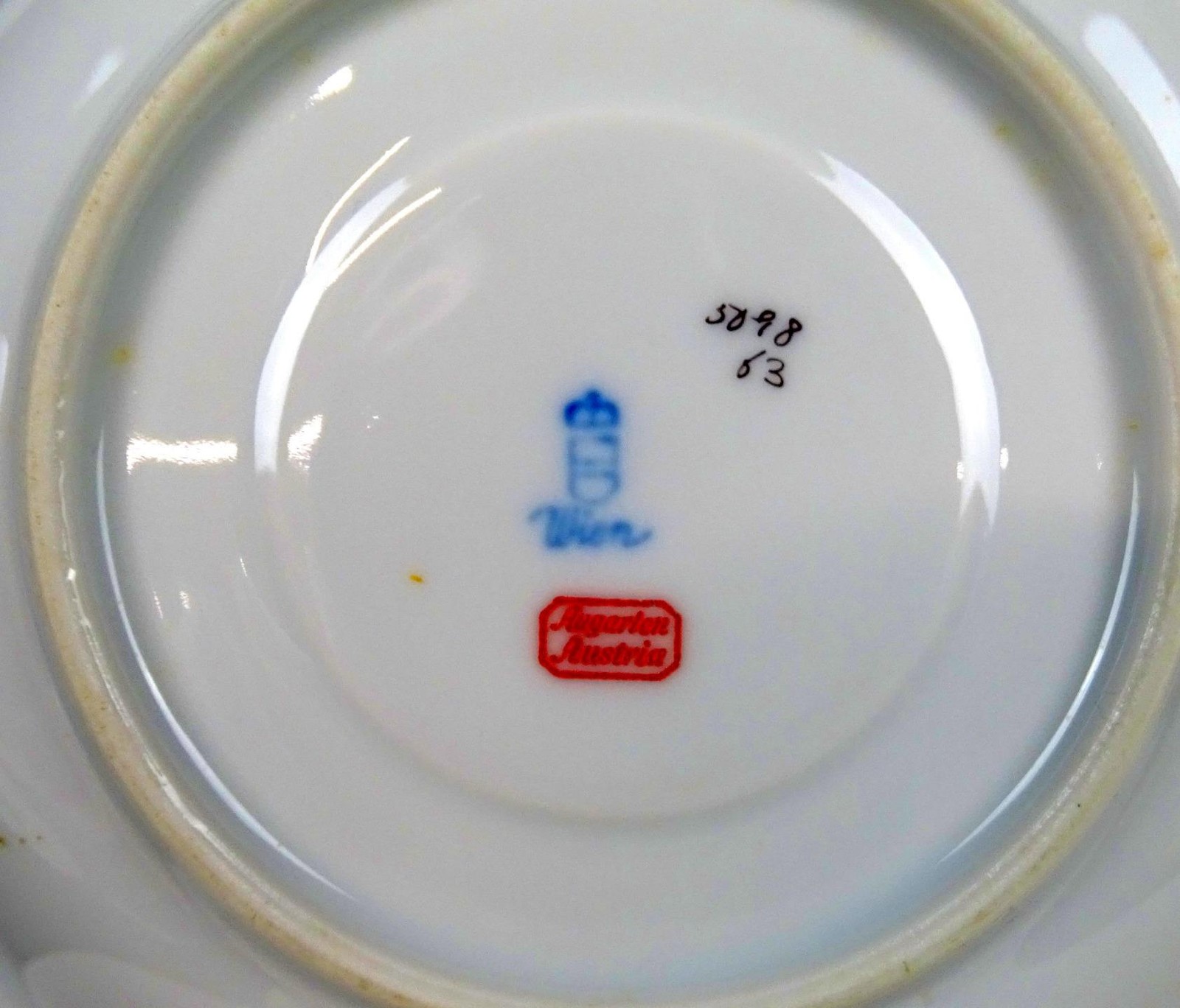 Wiener Porzellan Austria Maria Theresa Green Rose 2 Pc 5 7/8″ Saucers 1923-