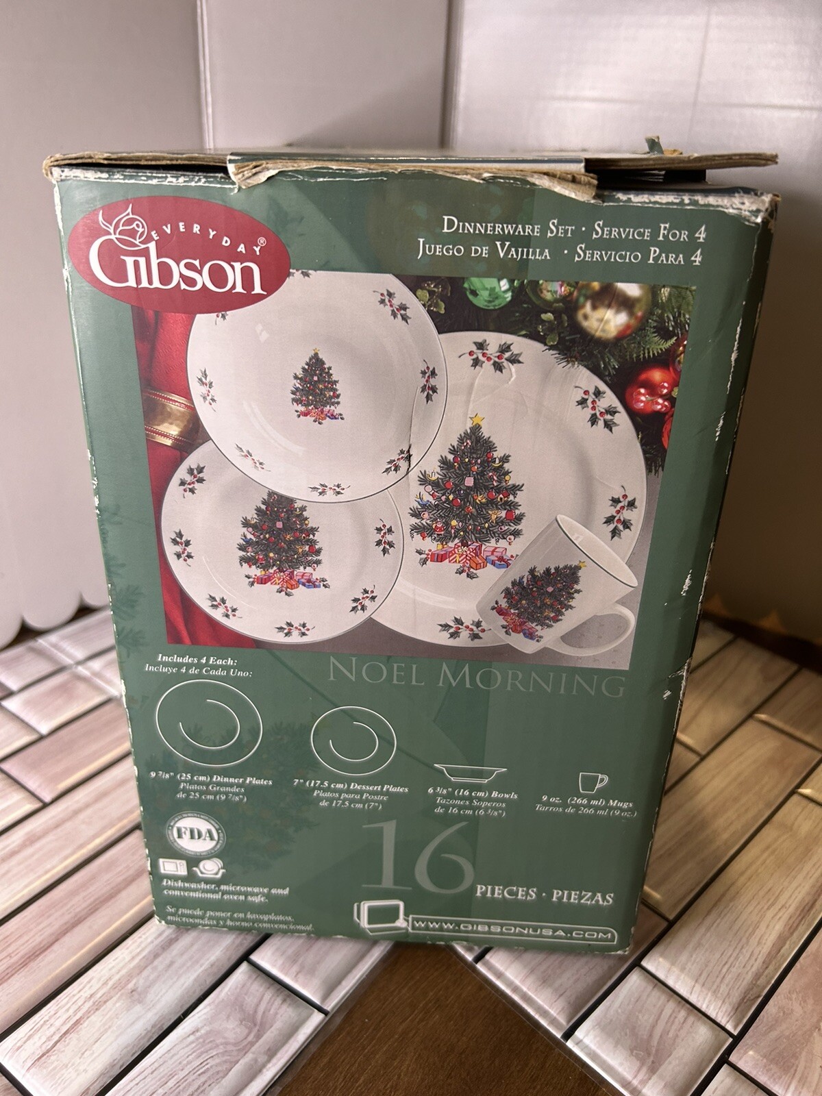 Everyday Gibson 15pc Noel Morning Durable Stoneware Set-2006-Service for 4-Used