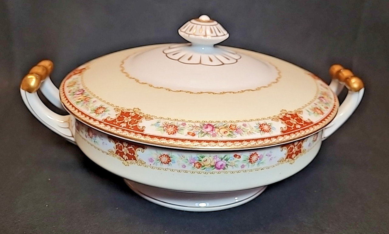 Regal China Lafayette 8″ Covered Casserole w/ Handles – Made in Occupied Japan