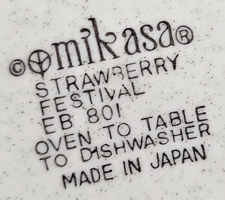 (8) Mikasa Strawberry Festival Salad Plates Set Vinage Fruit Scalloped Retro Lot