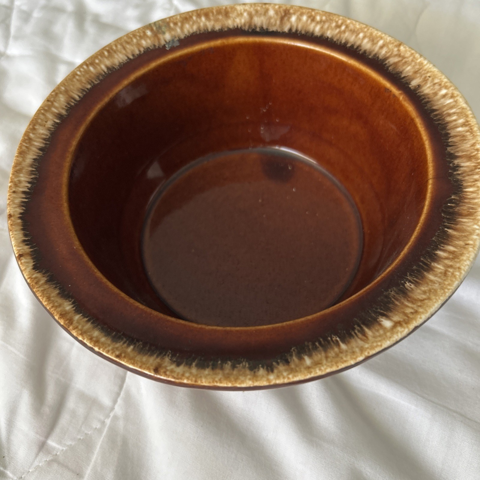 HULL USA Crestone Pottery Oven Proof Brown Drip Glaze 8 Inches Diameter. Vintage
