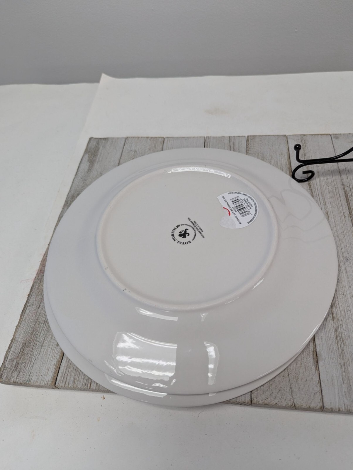 Royal Norfolk Bees and Flowers Set Of 2 Dinner Plates 10 1/2″