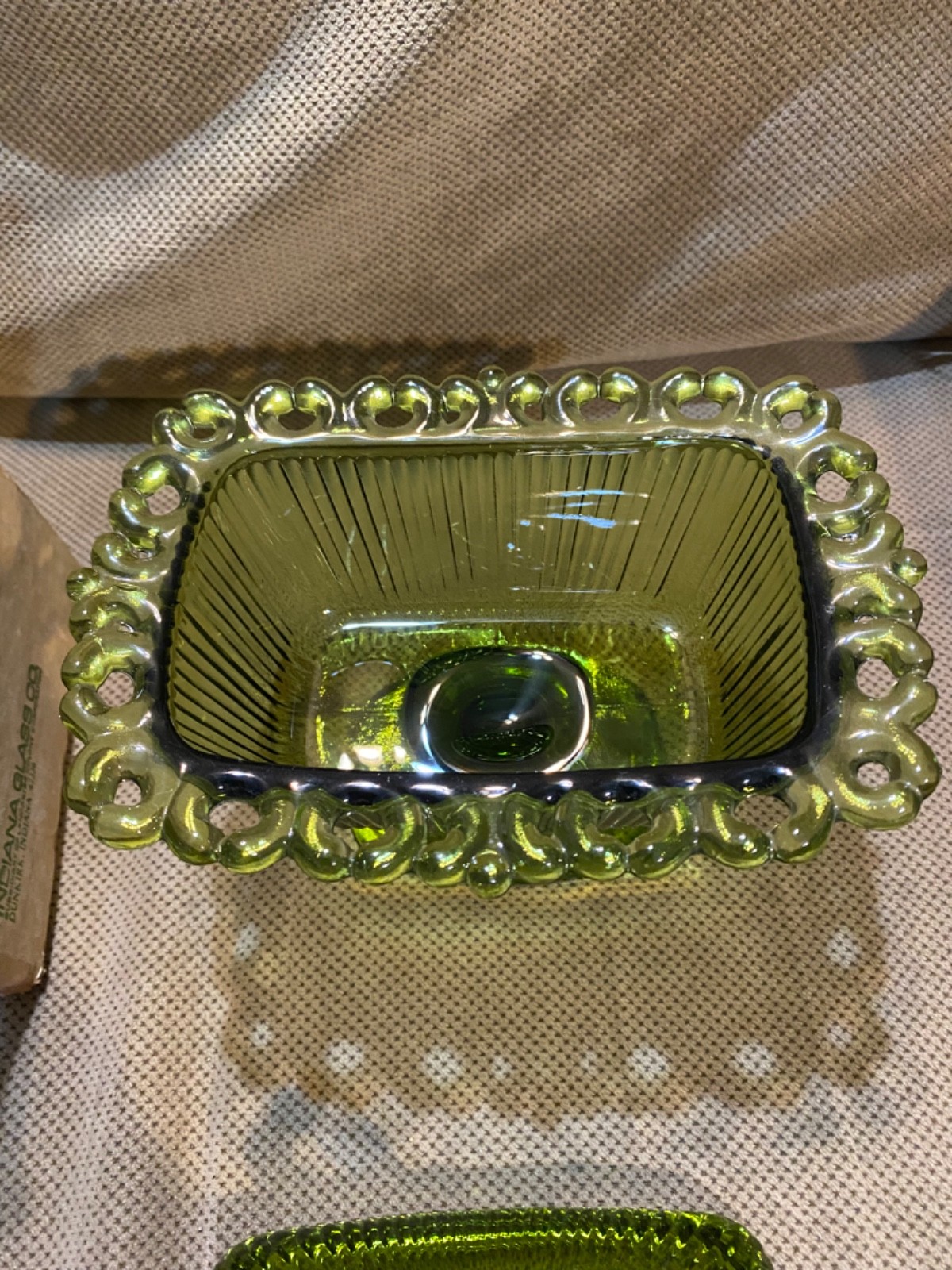 VTG Indiana Glass Olive Green Filigree Edge Oblong Candy Dish & Cover in OG Box