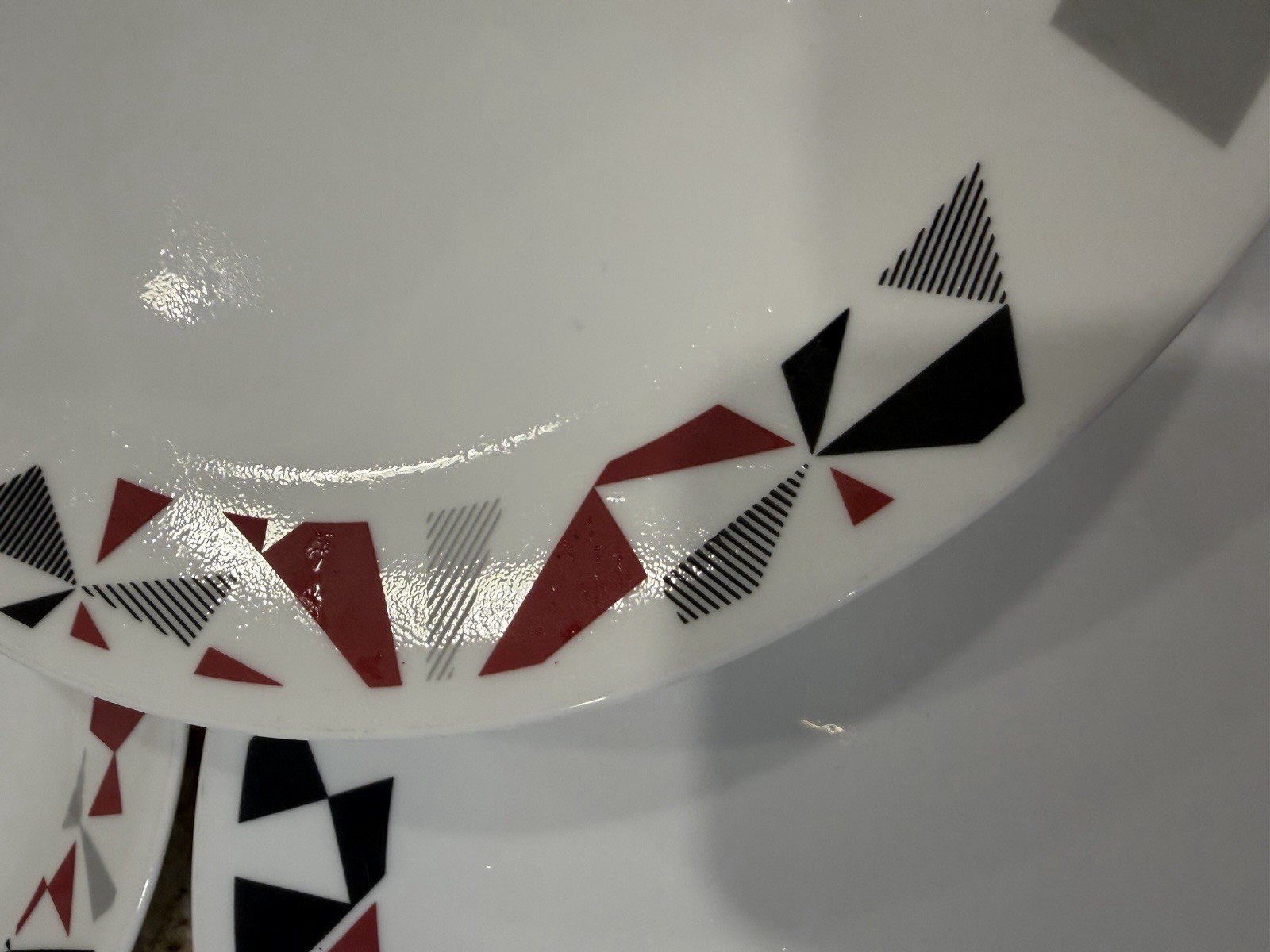 Corelle MOSAIC RED Set of 5 Dinner Plates White w/ Red & Black Geometric 10.25”