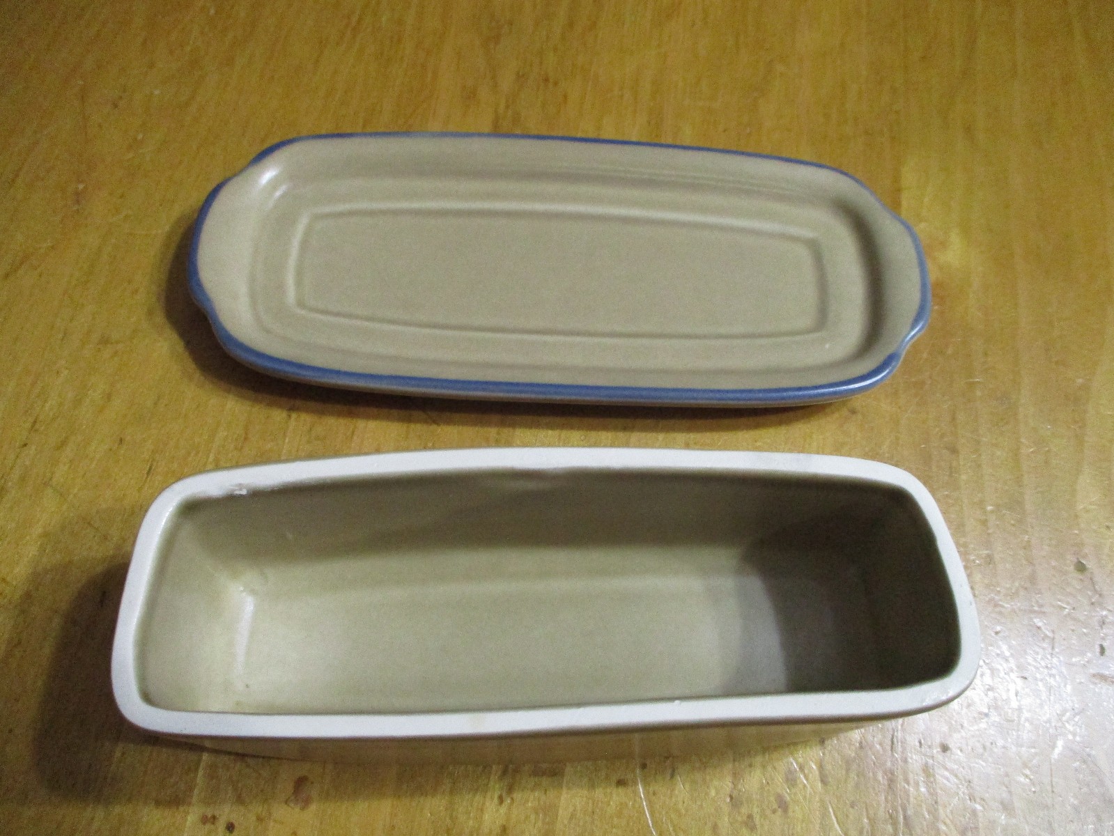 Pfaltzgraff Vintage Folk Art Butter Dish #028 with Lid Stoneware Tan & Blue USA