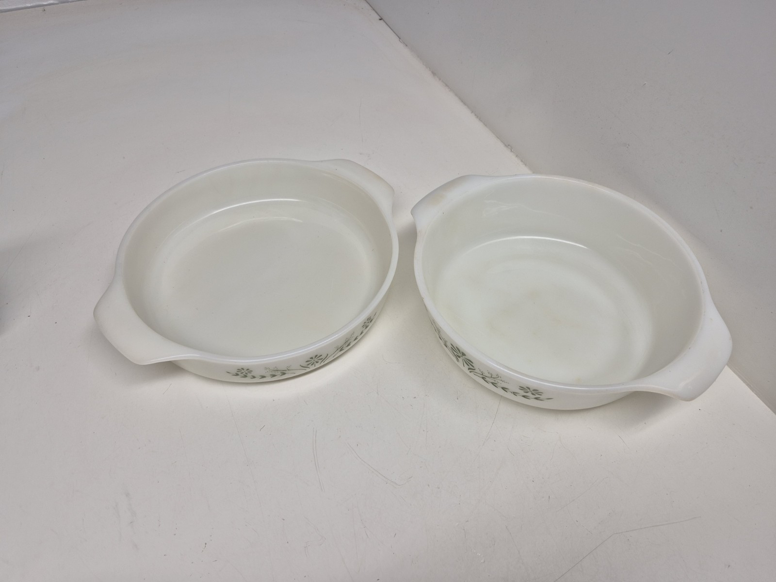 Vintage 1970’s Glasbake Green Daisy Milk Glass Casserole Dishes Set Of 2
