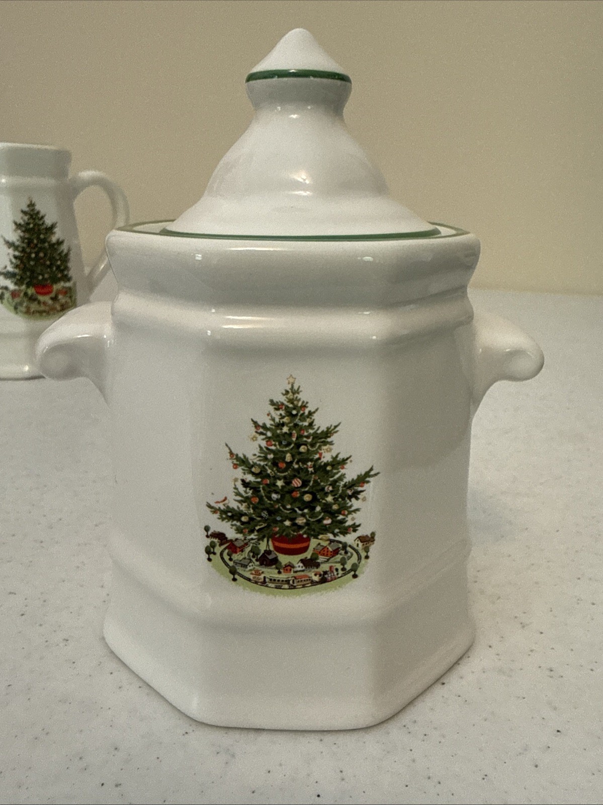 Pfaltzgraff CHRISTMAS HERITAGE Creamer and Sugar Bowl with Lid Tree With Box