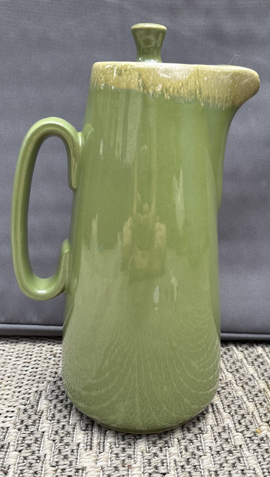 Mid 20th Century MCM Hull Usa Pottery Green Drip Glaze Pitcher/Carafe W/ Lid 11″