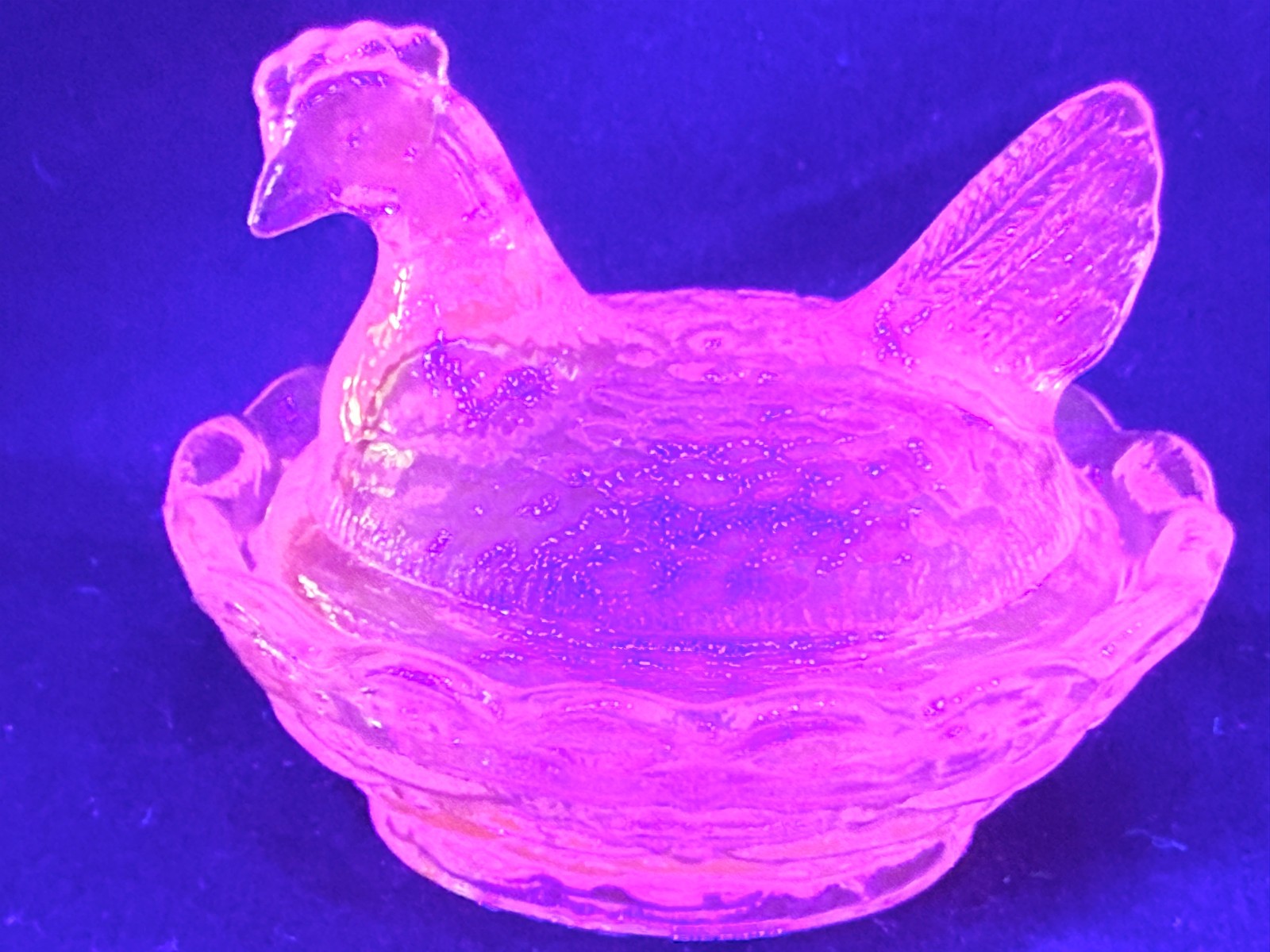 Green Vaseline Uranium glass mini Hen Chicken on nest basket egg chick salt glow