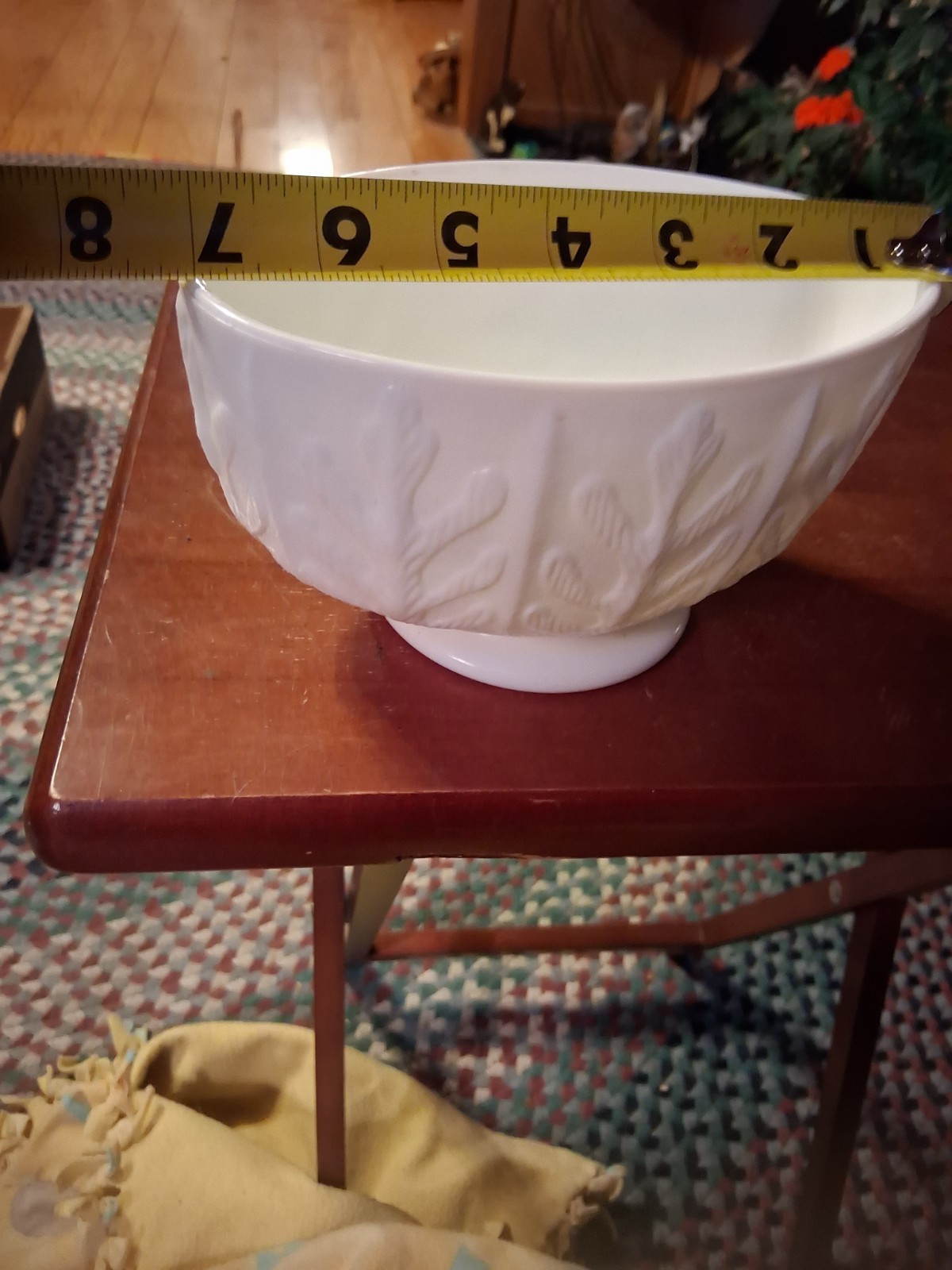 White Milk Glass Oak Leaf Oval Low Footed Bowl / Planter – FTD 1975 (2672)