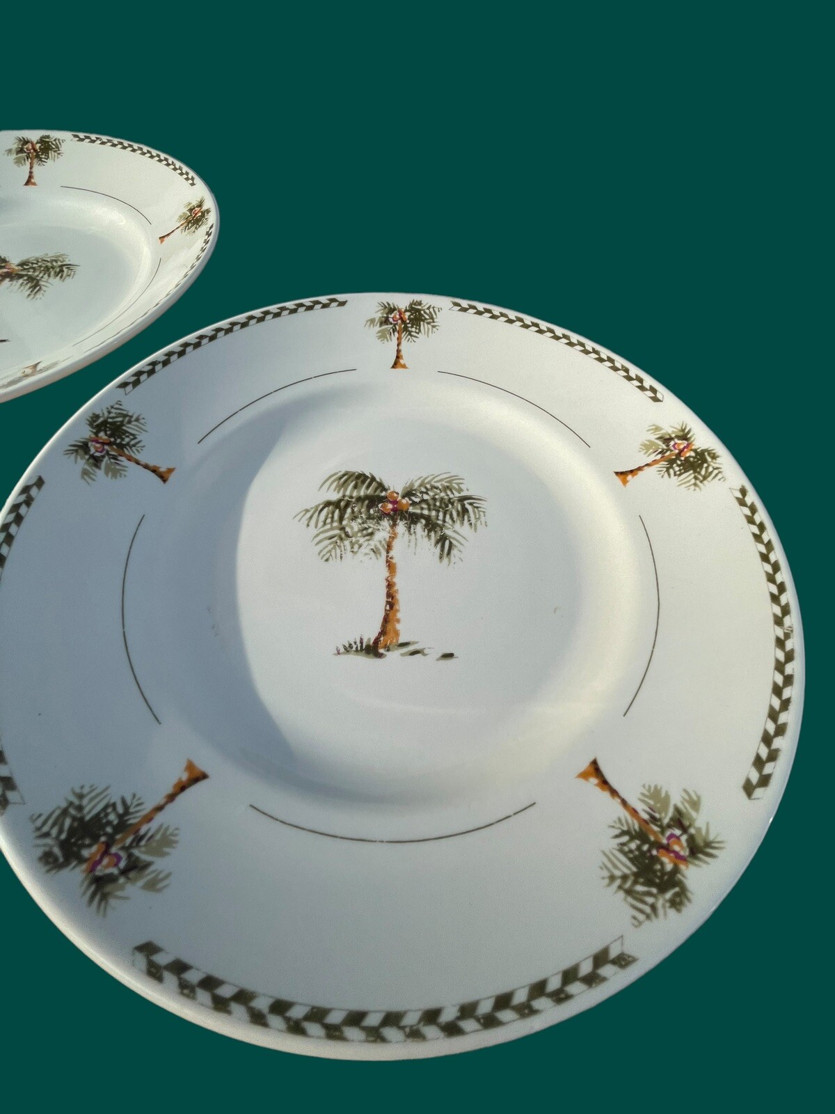 (4) GIBSON PALM BAY DINNER PLATE(S) Set PALMETTO TREE 11 1/4″ SEE PICTURE DETAIL