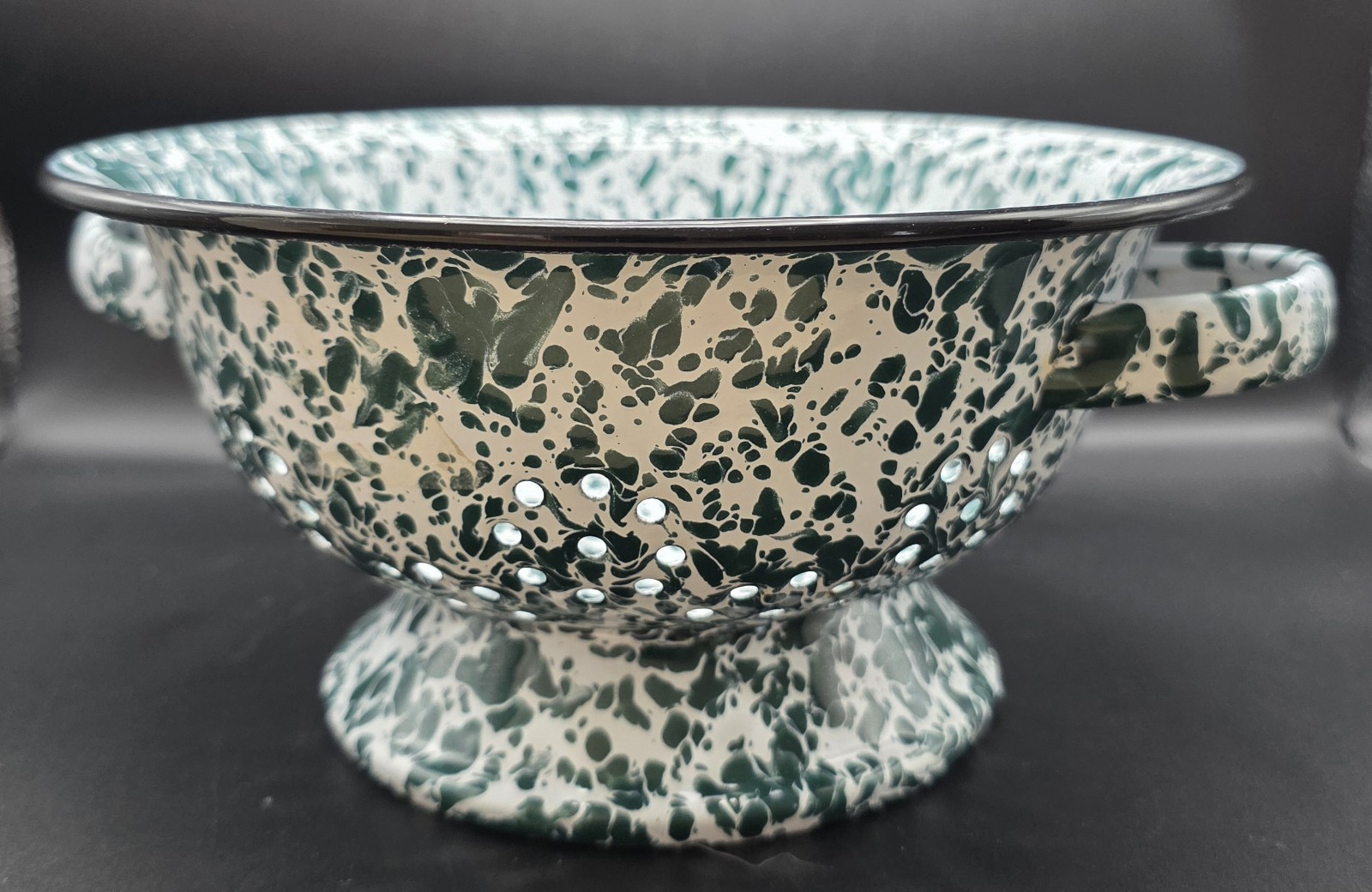 Enamelware Dark Green Splatter Medium 8″ Diameter Colander