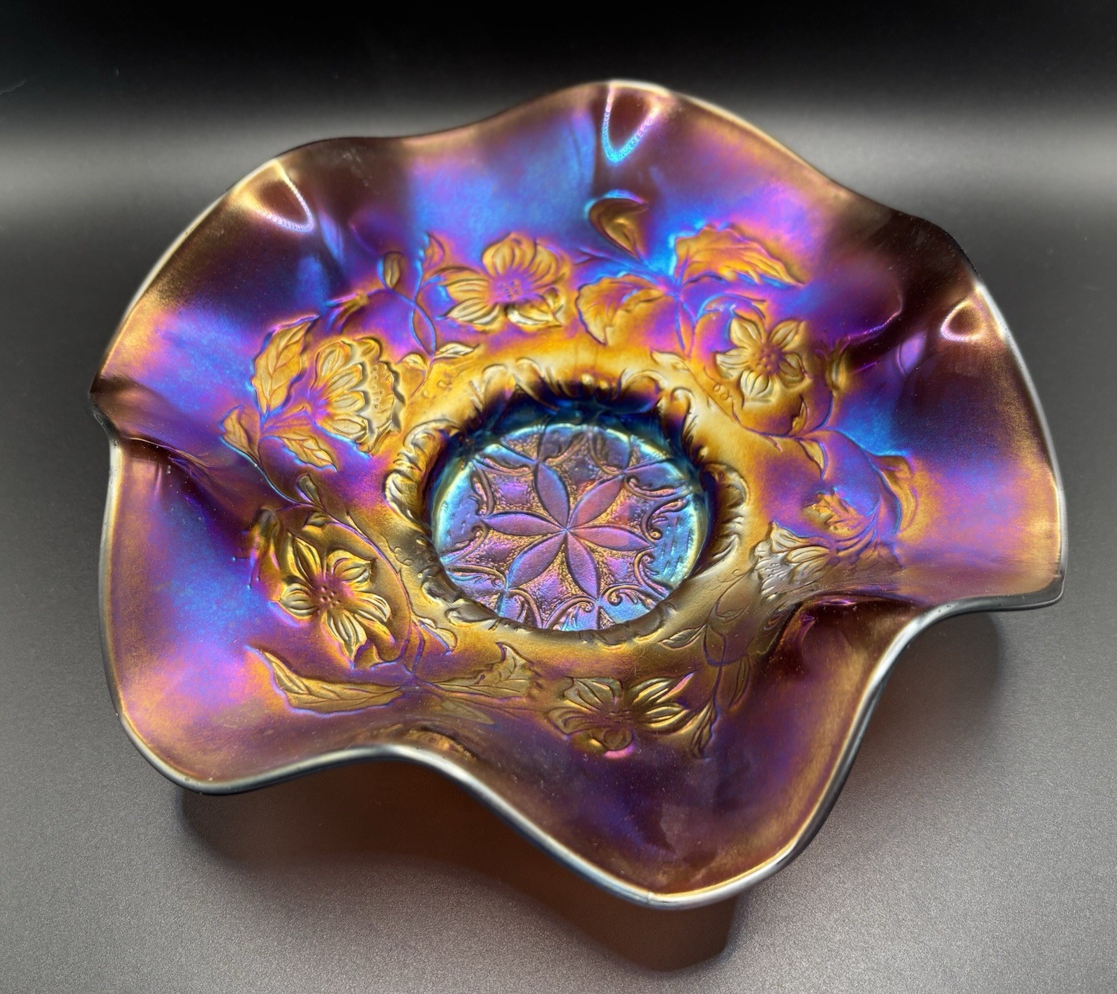 Dugan-Diamond Six Petals Carnival Glass Ruffled Bowl, Purple/Amethyst 7.5”