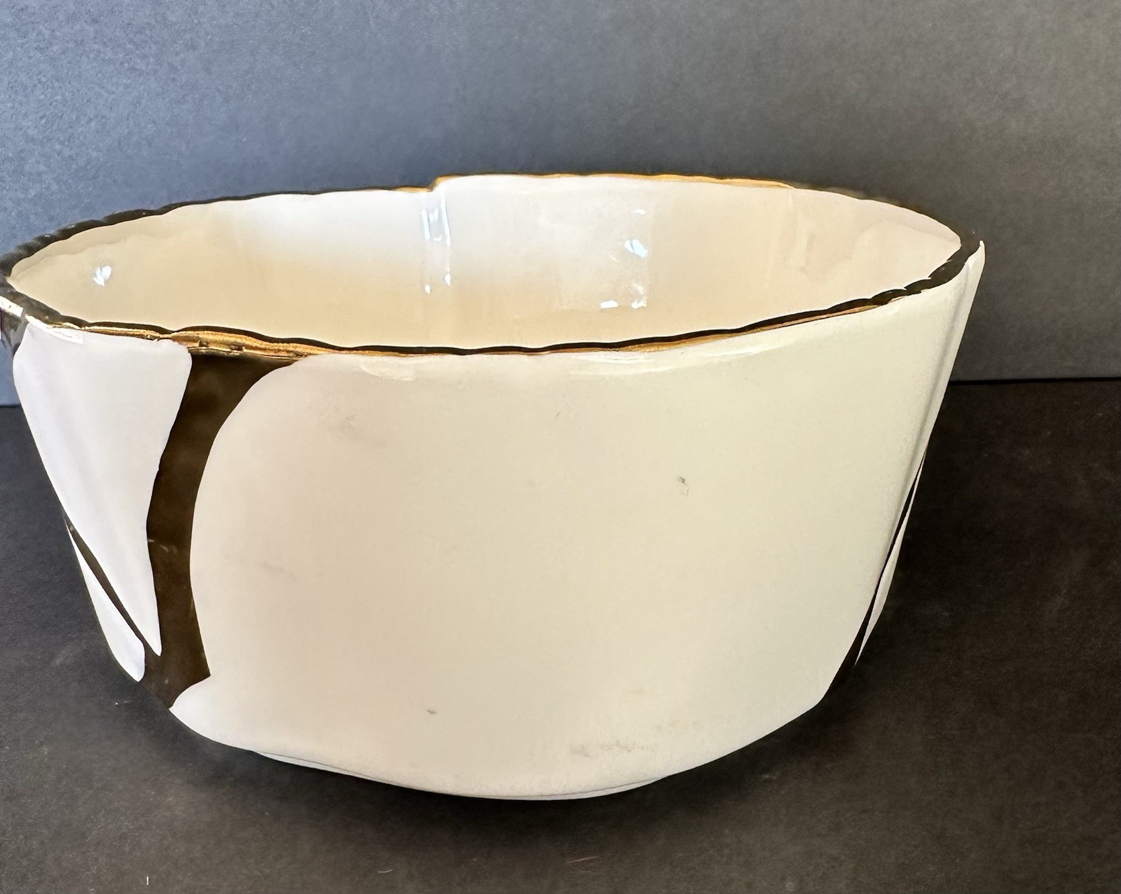 Bowl Piccole Ore Luxury Elegant Asymmetrical Kintsugi Style Design 6” Gold Trim