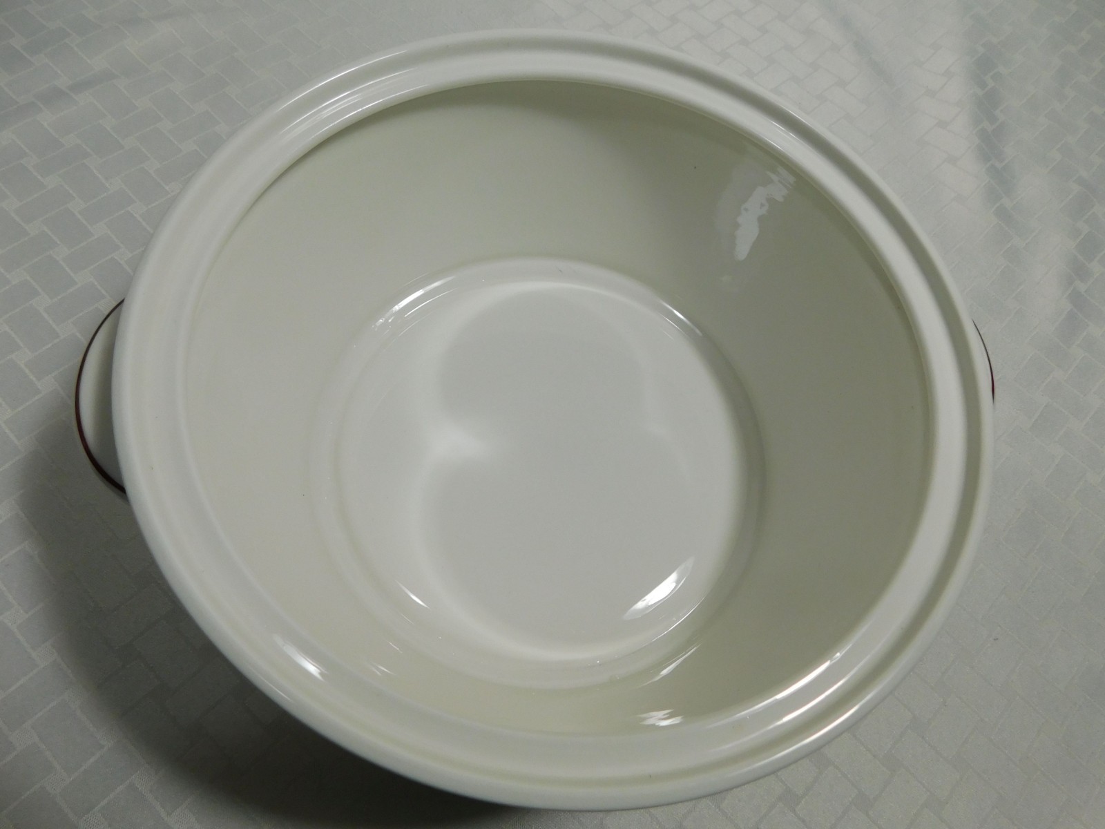 Noritake Mocha Java 2.5qt Covered Casserole Dish 7989, Ambience