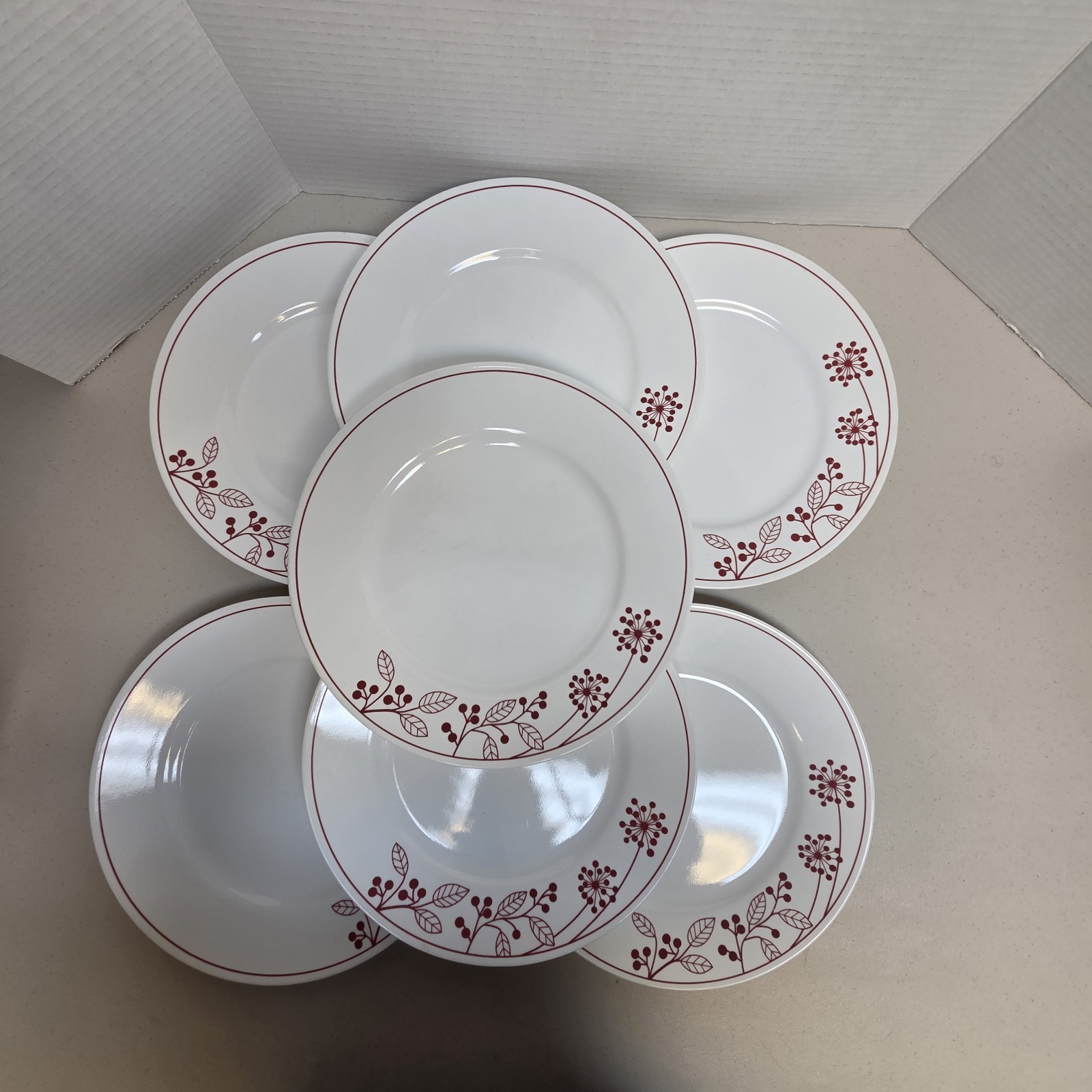 Corelle Vitrelle Corning Red Berries and Leaves 7 Dinner Plates