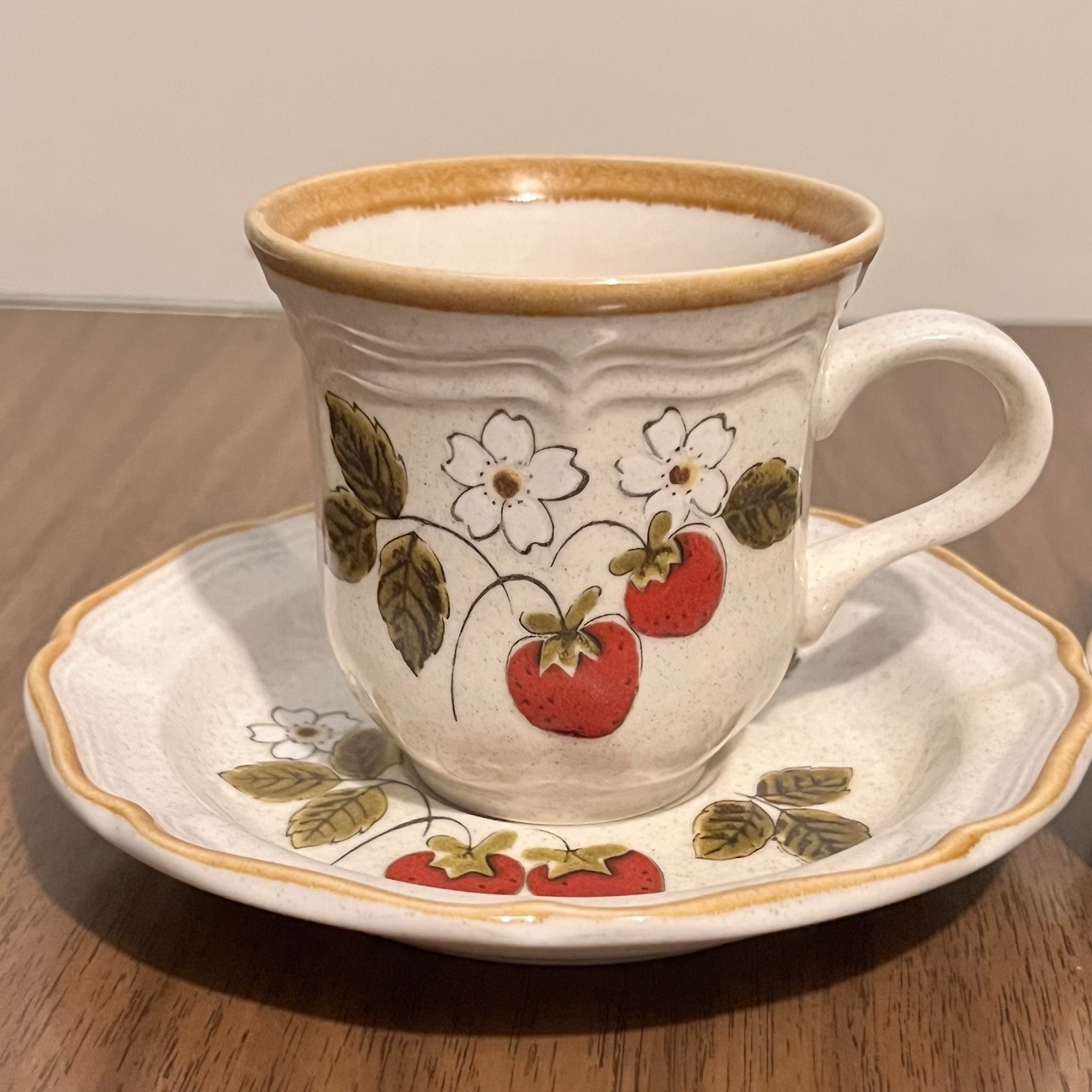 Mikasa Strawberry Festival Cups Saucers Set of 2 Stoneware EB801 3.75” Japan