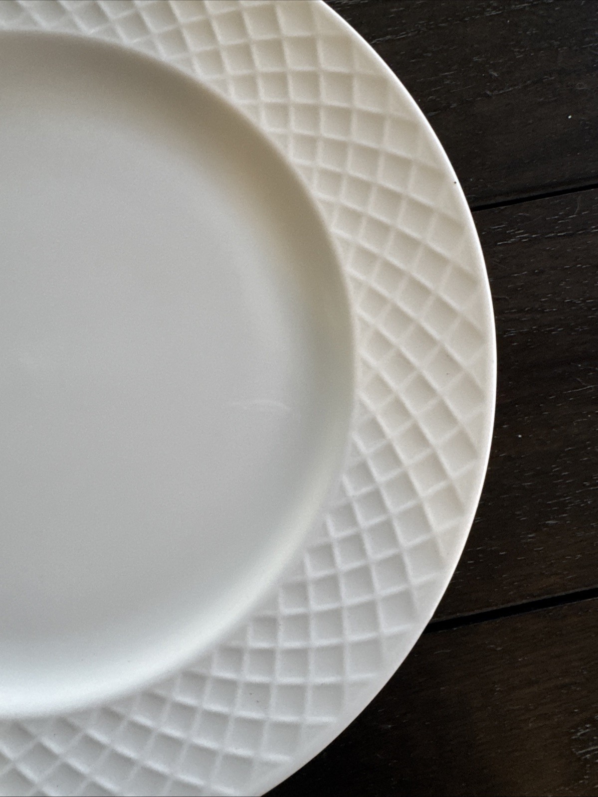 Mikasa TRELLIS White Lattice Pattern BONE CHINA Salad Plates 9”