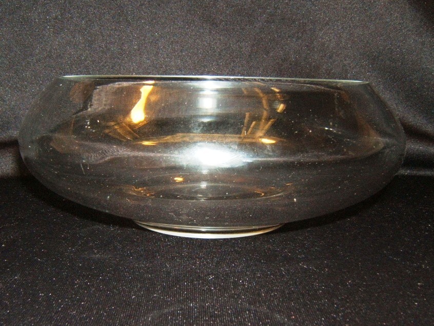 Designer Bowl 8 1/2-in x 3 1/2-in and 1/8-in Thick Clear Glass