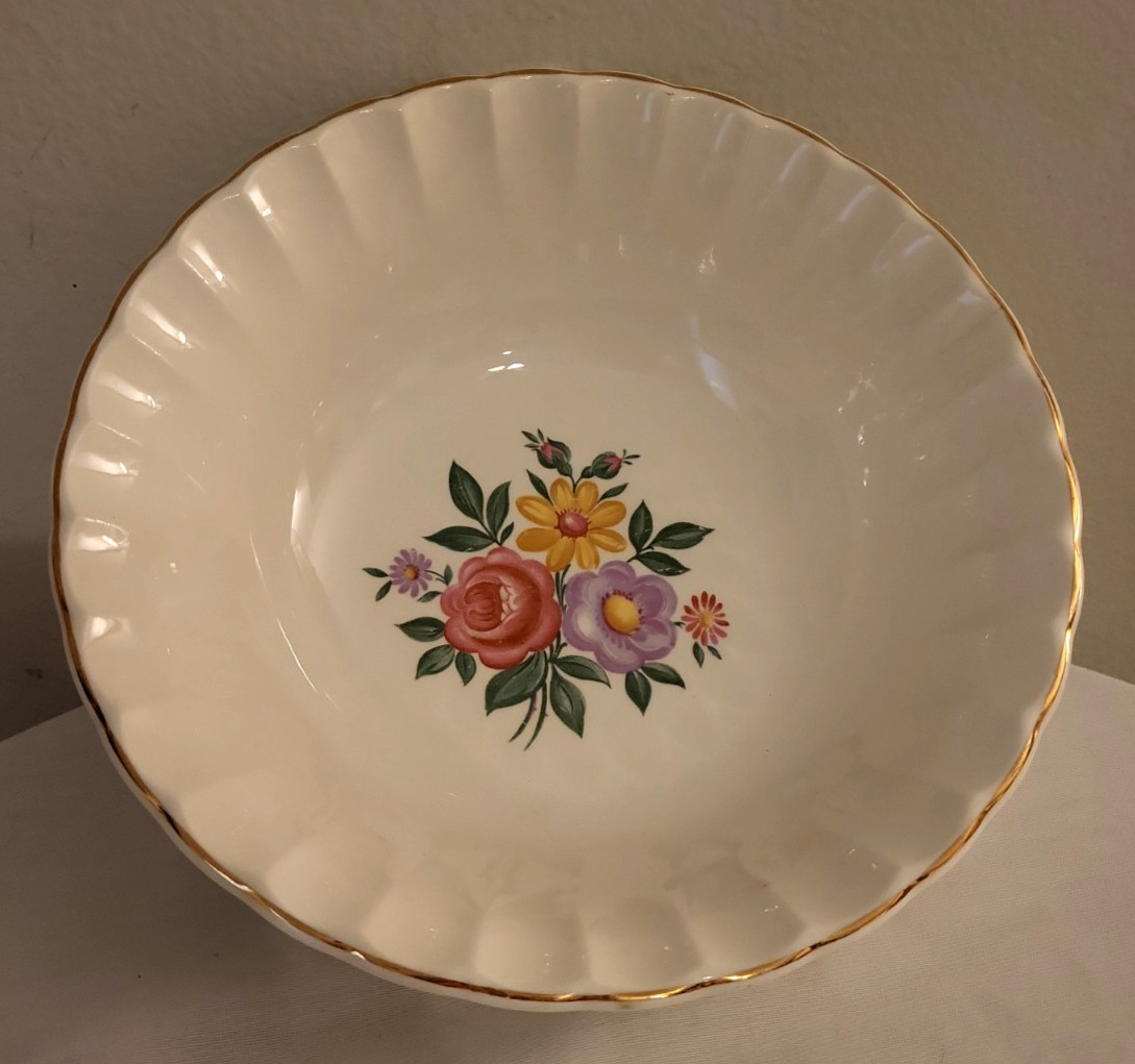 W. S. George Bolero Romance Deep 9 in Vegetable Serving Bowl Round VTG USA 1943