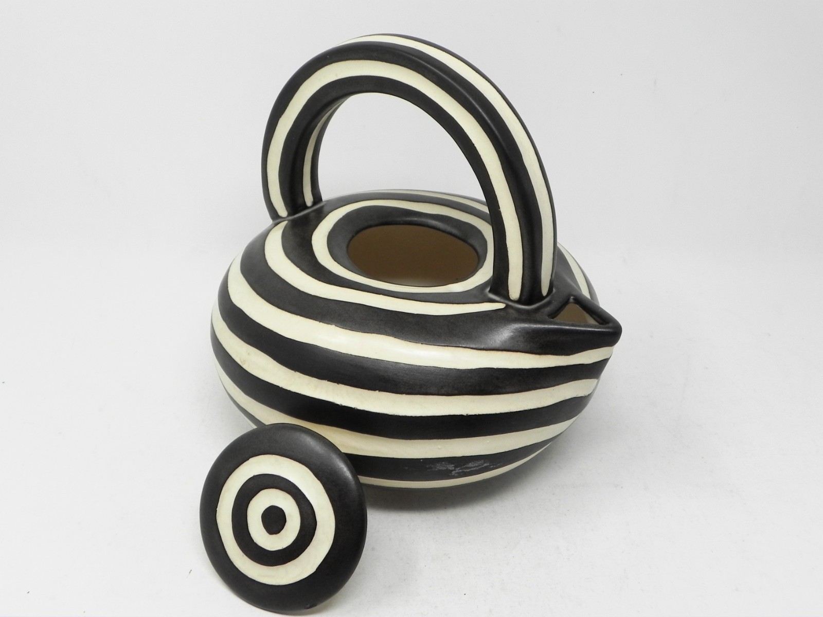 RARE Kathy Erteman 1993 Postmodern Art Pottery Ceramic Teapot Guggenheim Insert