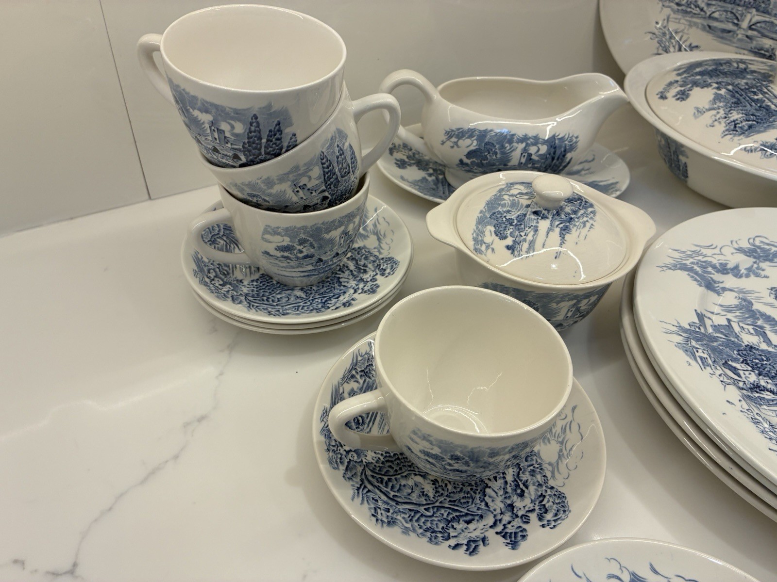 Perfect! ENOCH Wedgwood Countryside Blue Transferware 34 Pc Dinnerware Set for 4