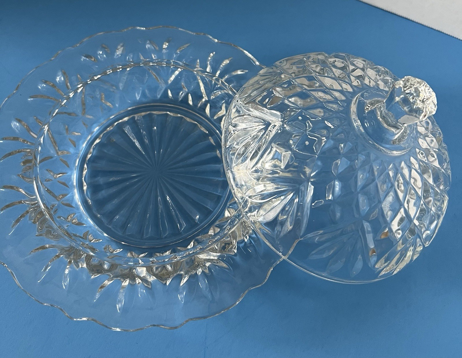 Vintage Anchor Hocking Round Glass Covered Dish Tray Prescut Pattern 7”W