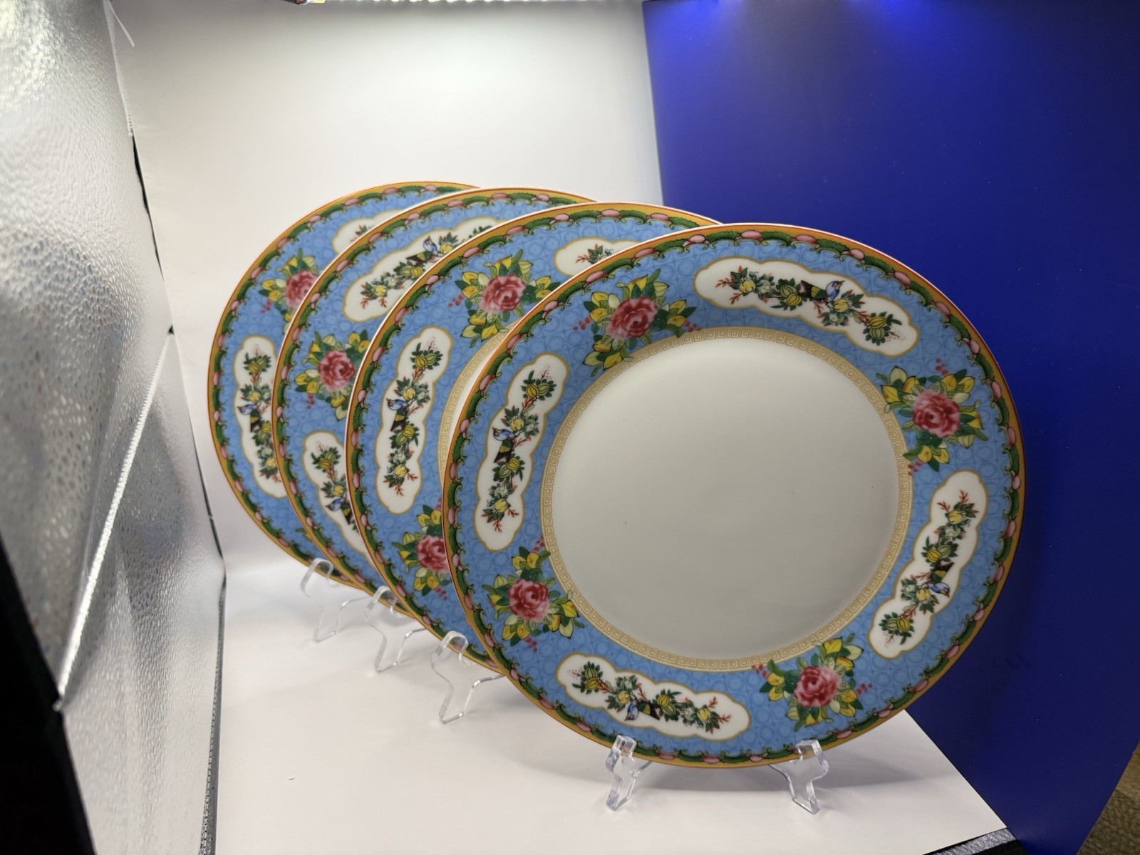 Williams Sonoma Famille Rose Blue Rim Dinner Plate – Brand NEW – 8 Available