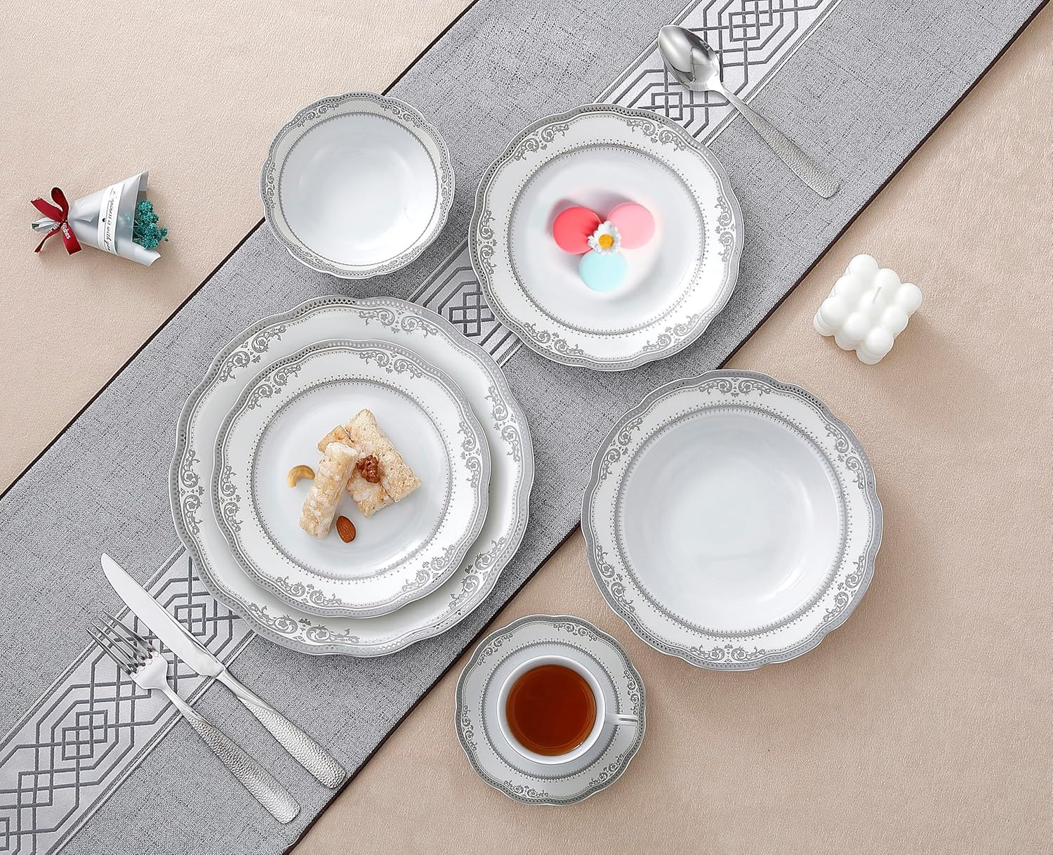 Elegant 24-Piece Victoria Wavy Edge Porcelain Dinnerware Set in White