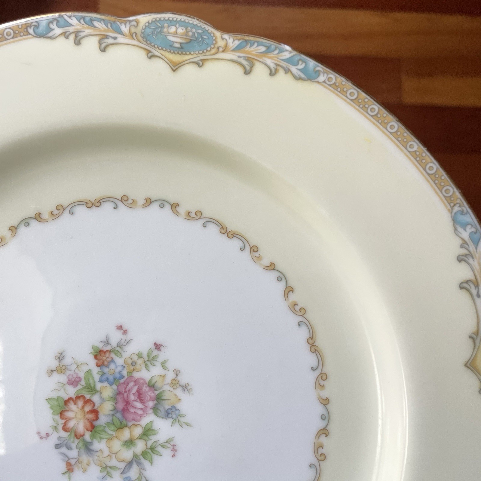 Vtg Collection of 5 Elegant Gold Floral Plates Wall Collage Decor Display Wreath