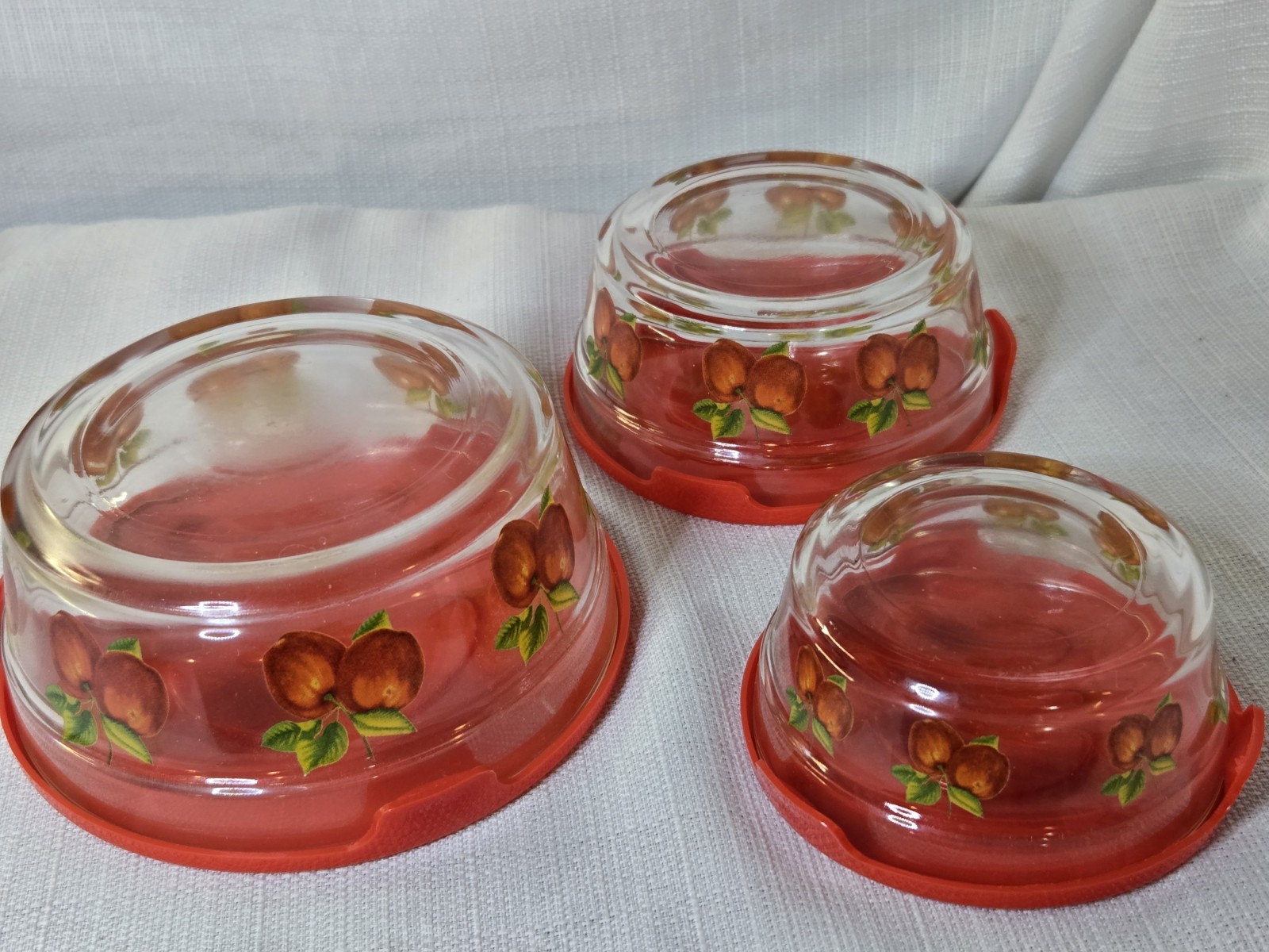 Vintage 1950s Apple Nesting Bowls SET OF 5 With Plastic Lids