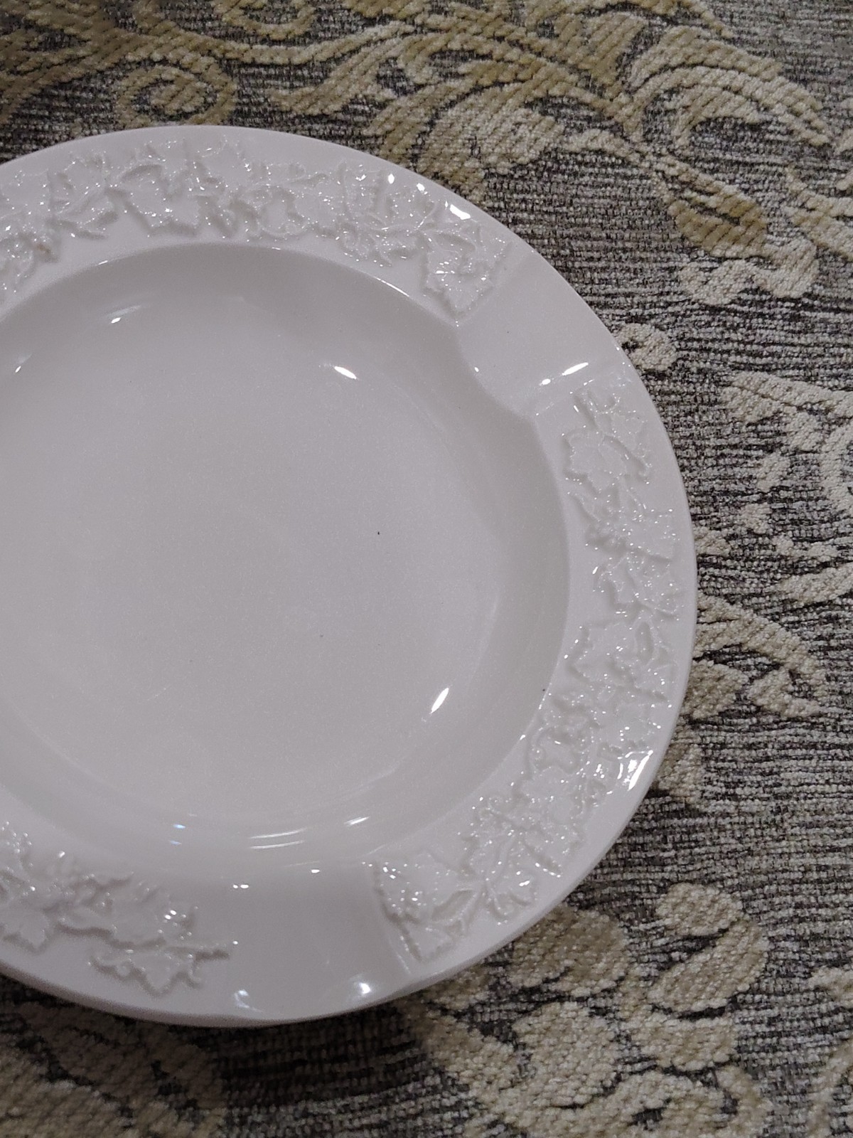 2 VTG Wedgwood Of Etruria Barlaston Queens Pedestal Compote Grapevine + Ashtray