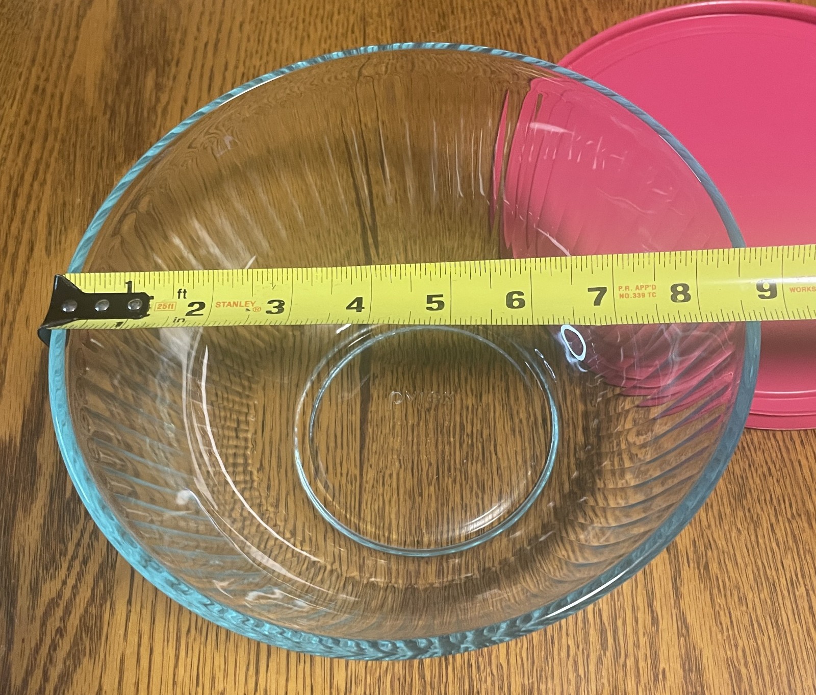 4 Piece Ribbed Pyrex Nesting Bowls w/Colored Snap-On Lids