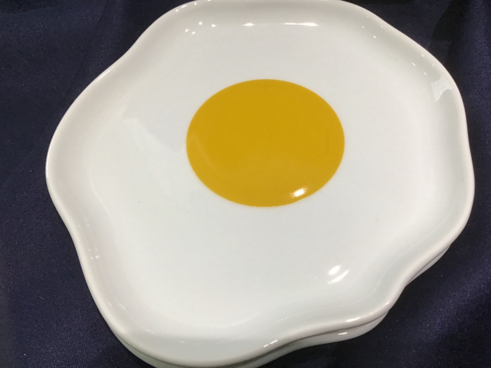 CRATE & BARREL FRIED EGG PLATES sunny side up NEVER USED! NEW! 🥚🌞🥚🌞🥚