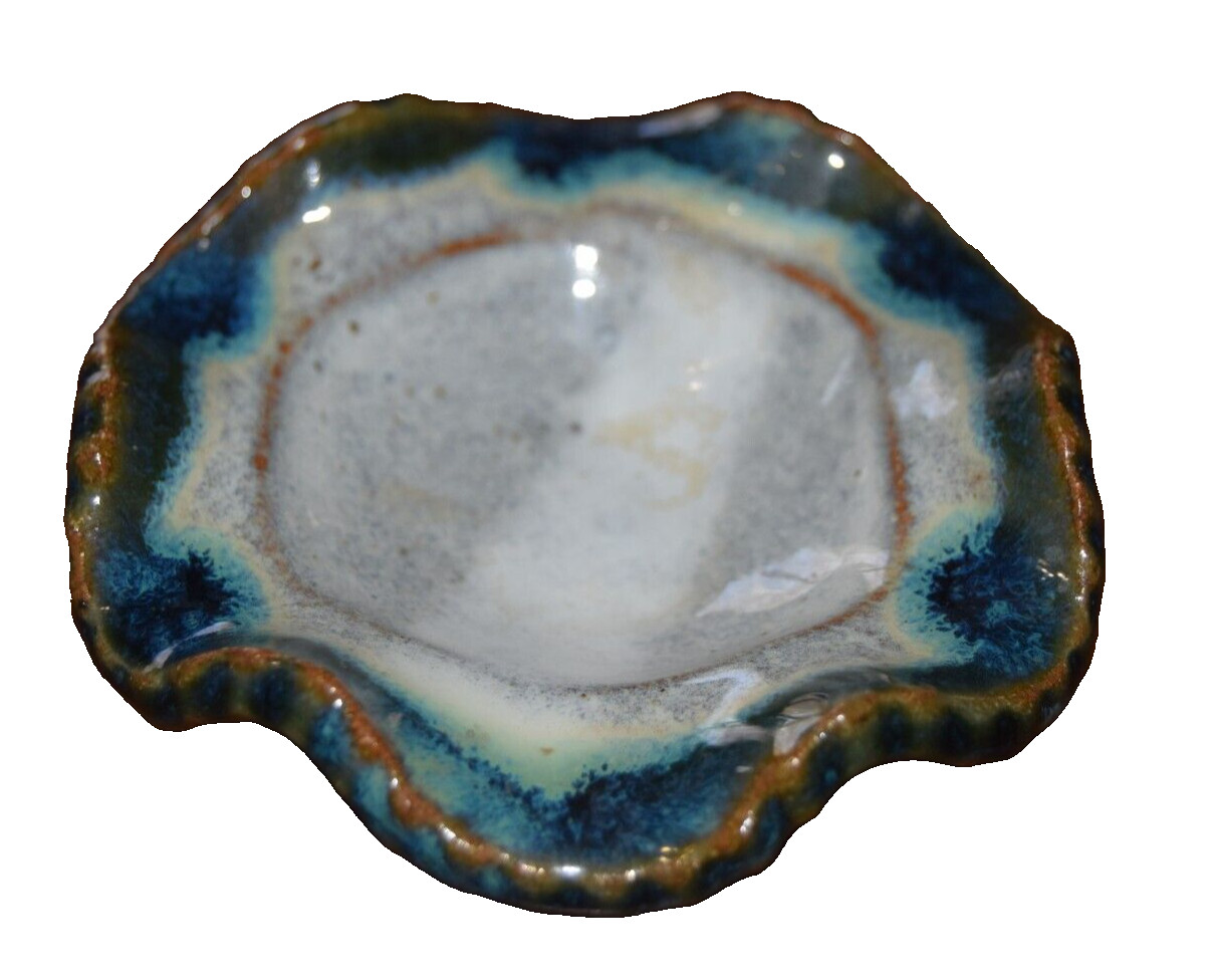 Diana McClure Pottery Cincinnati, Ohio TRINKET DISH ruffled edge 3 inches across