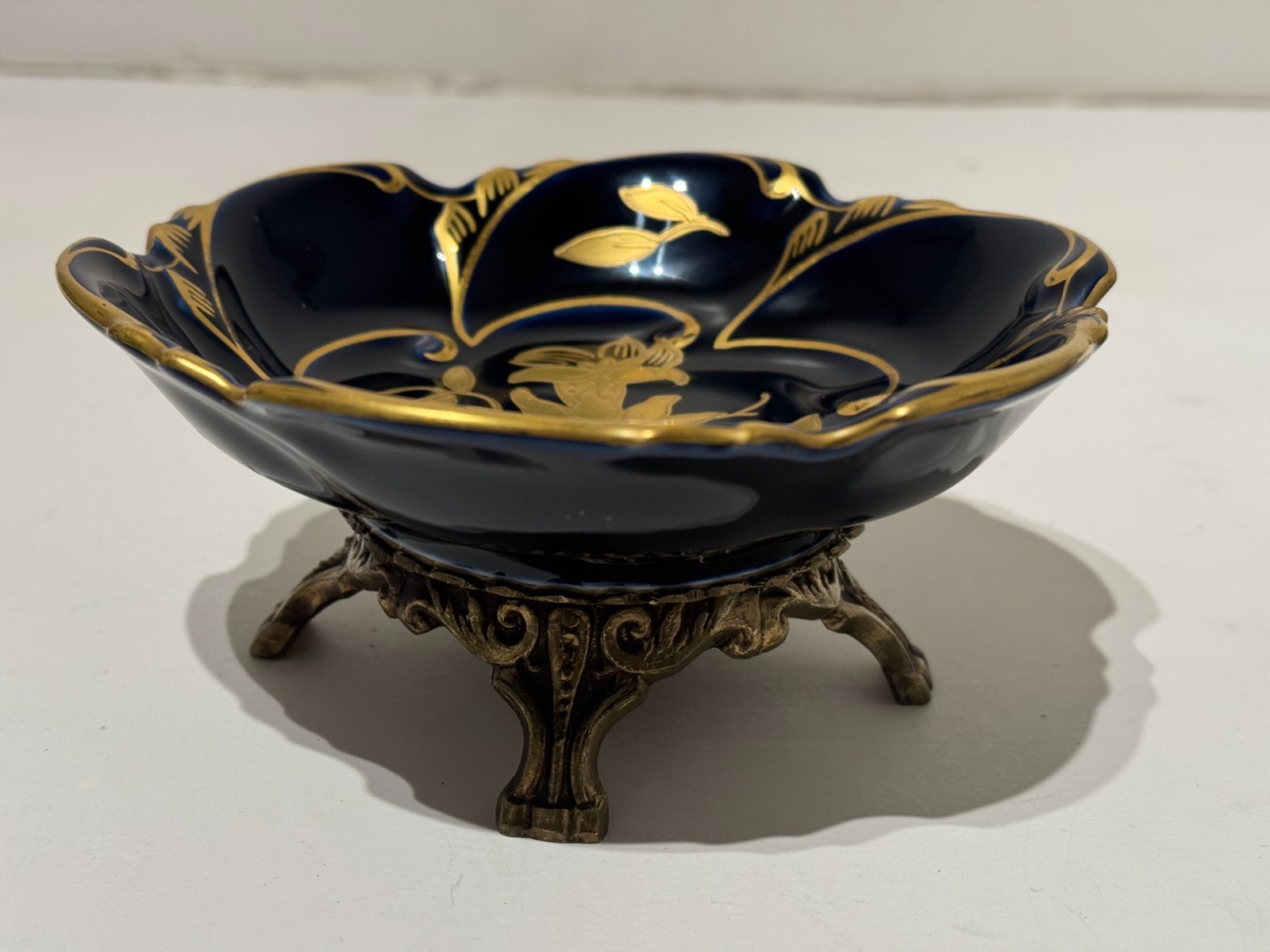 GERMAN FOOTED ECHT KOBALT BOWL COBALT BLUE GOLD LEAF FLORAL VINE ART GERMANY 6″