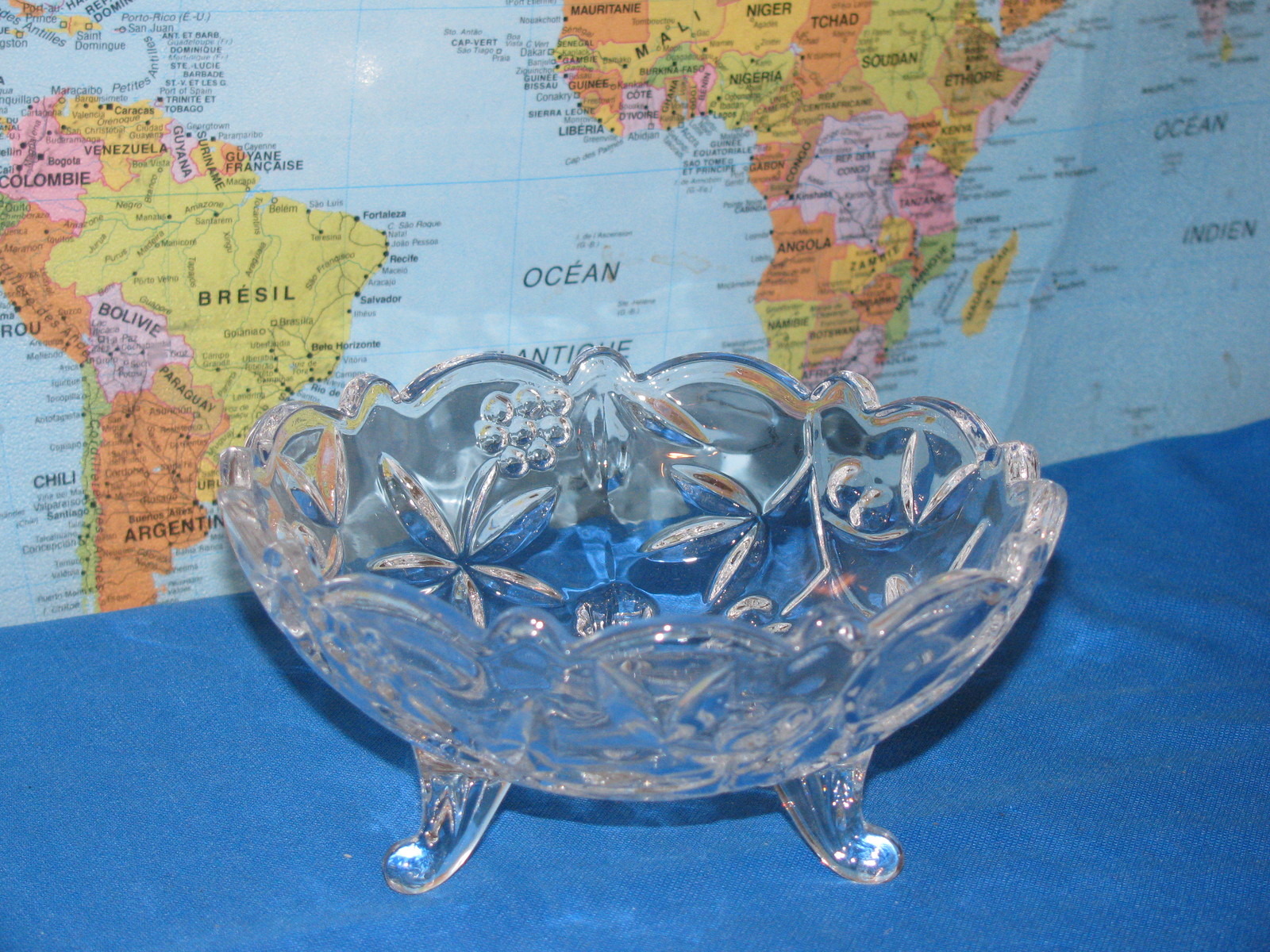 FOOTED GLASS CANDY DISH 5.25″ IN DIA – 2.5″ IN HIGH (13cm x 6cm) ***BRAND NEW***