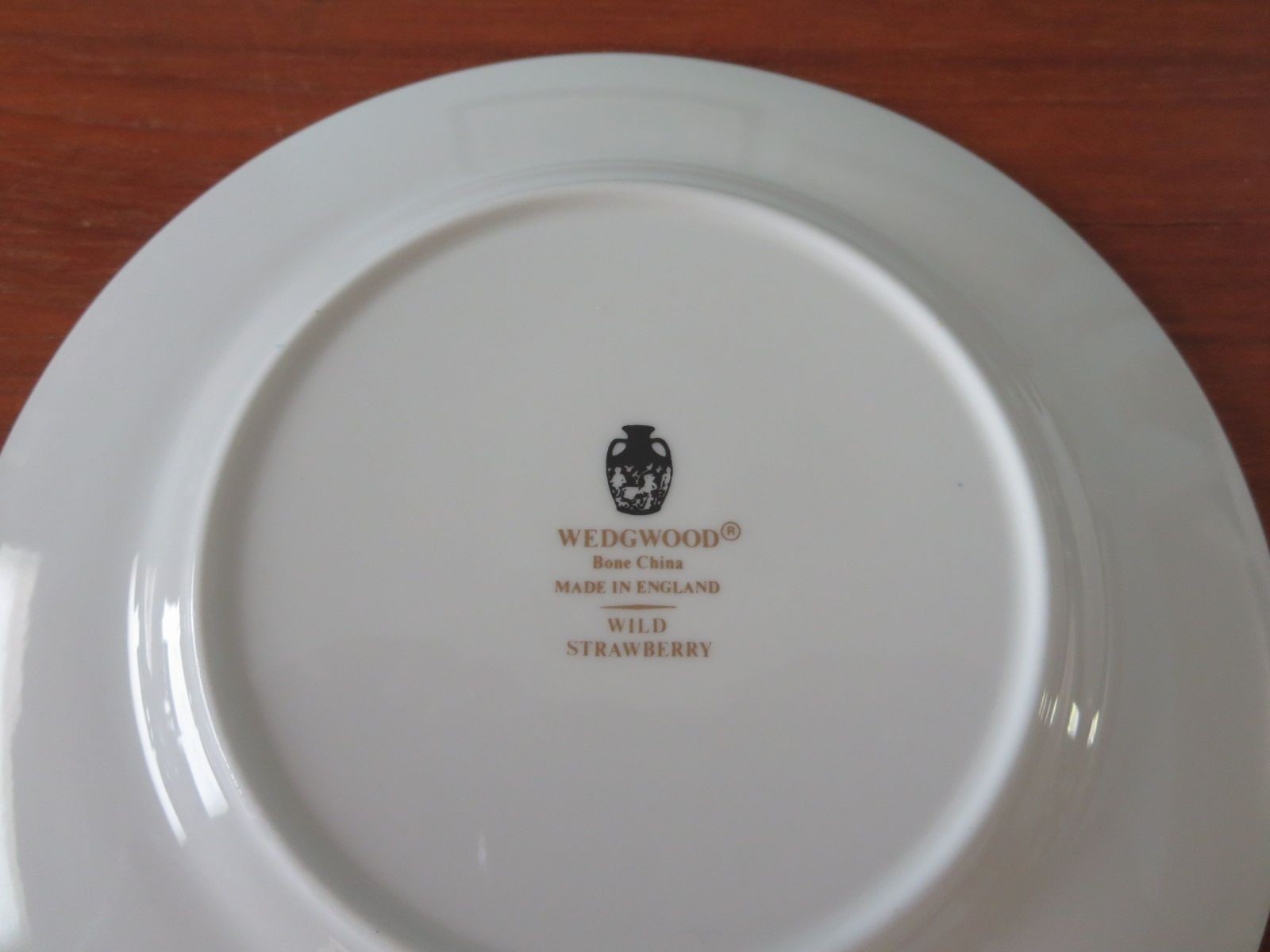 Set of 6 Wedgwood Bone China Wild Strawberry Bread & Butter Plates 6”