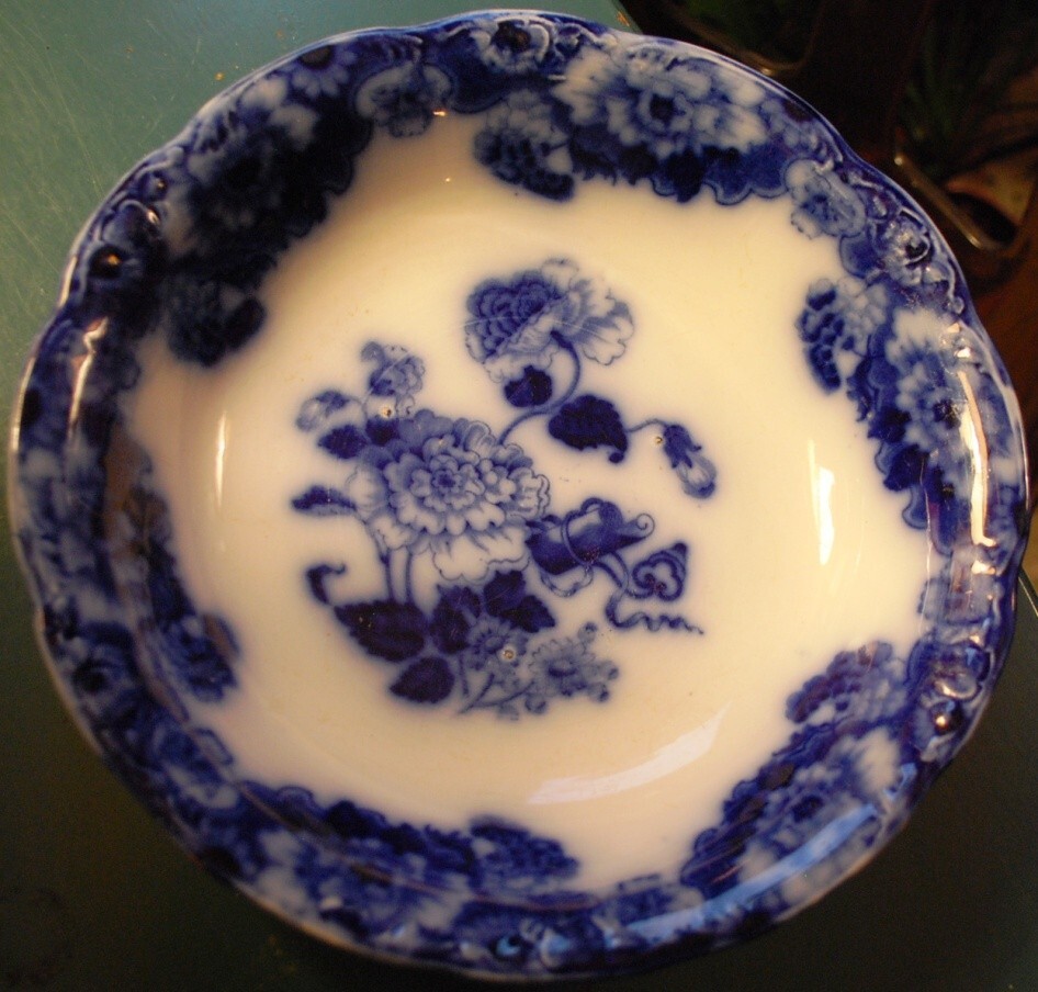New Wharf Pottery Antique FLOW BLUE England CAMBRIDGE 9” Serving Bowl c. 1877