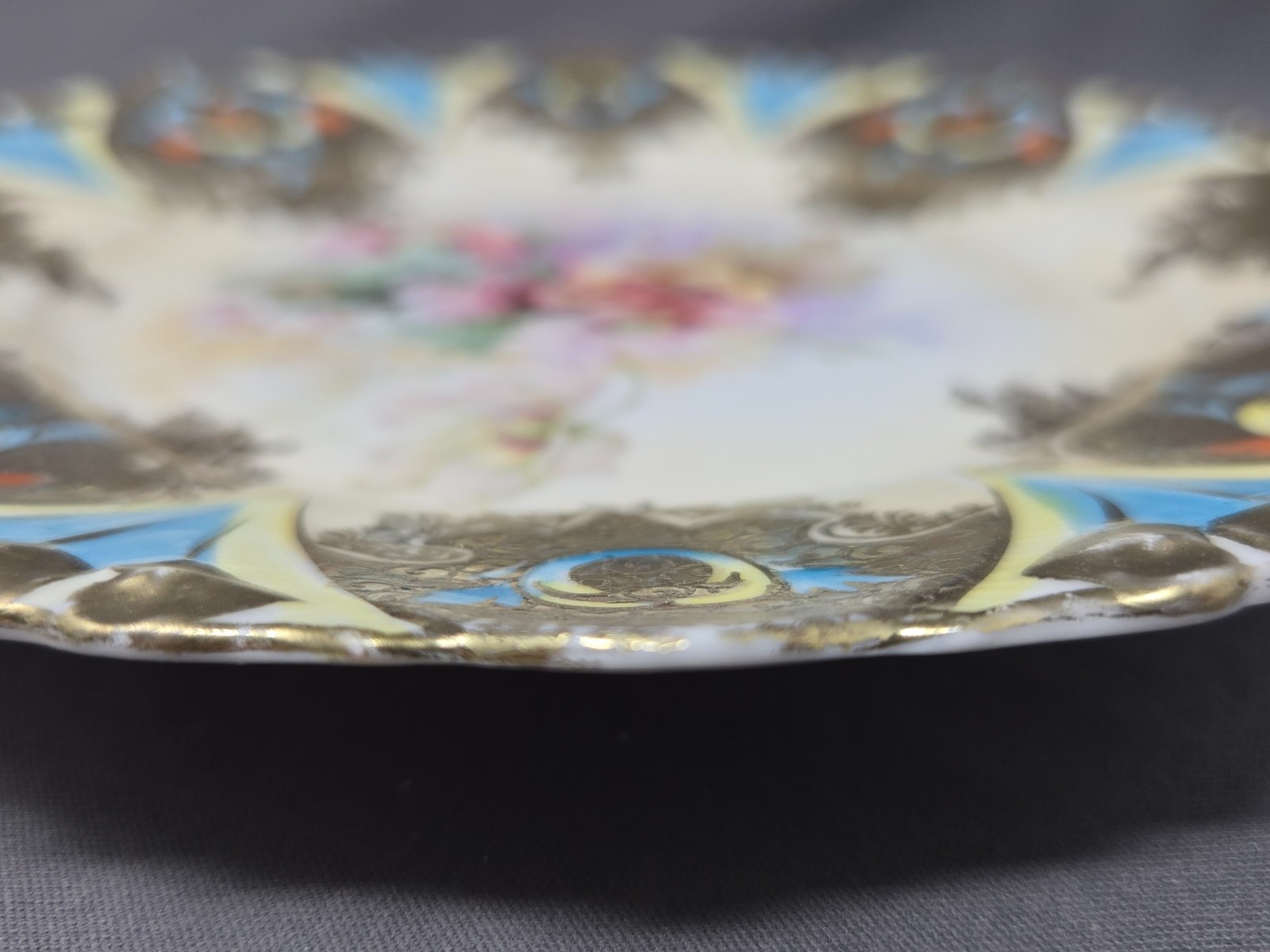 Unmarked RS Prussia Plate Lilly Pads & Scalloped Edge 8″
