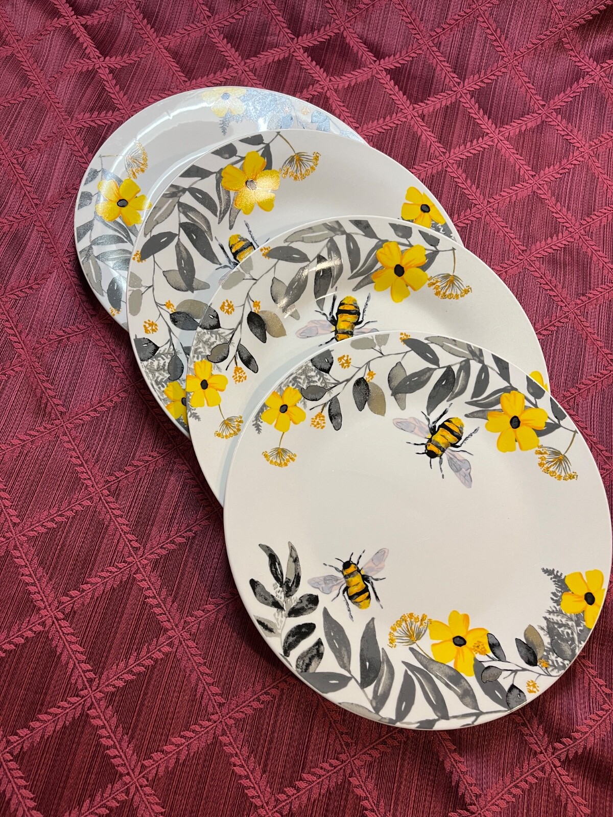 8 NEW Royal Norfolk Yellow Honey BUMBLE BEE Dinner Plates