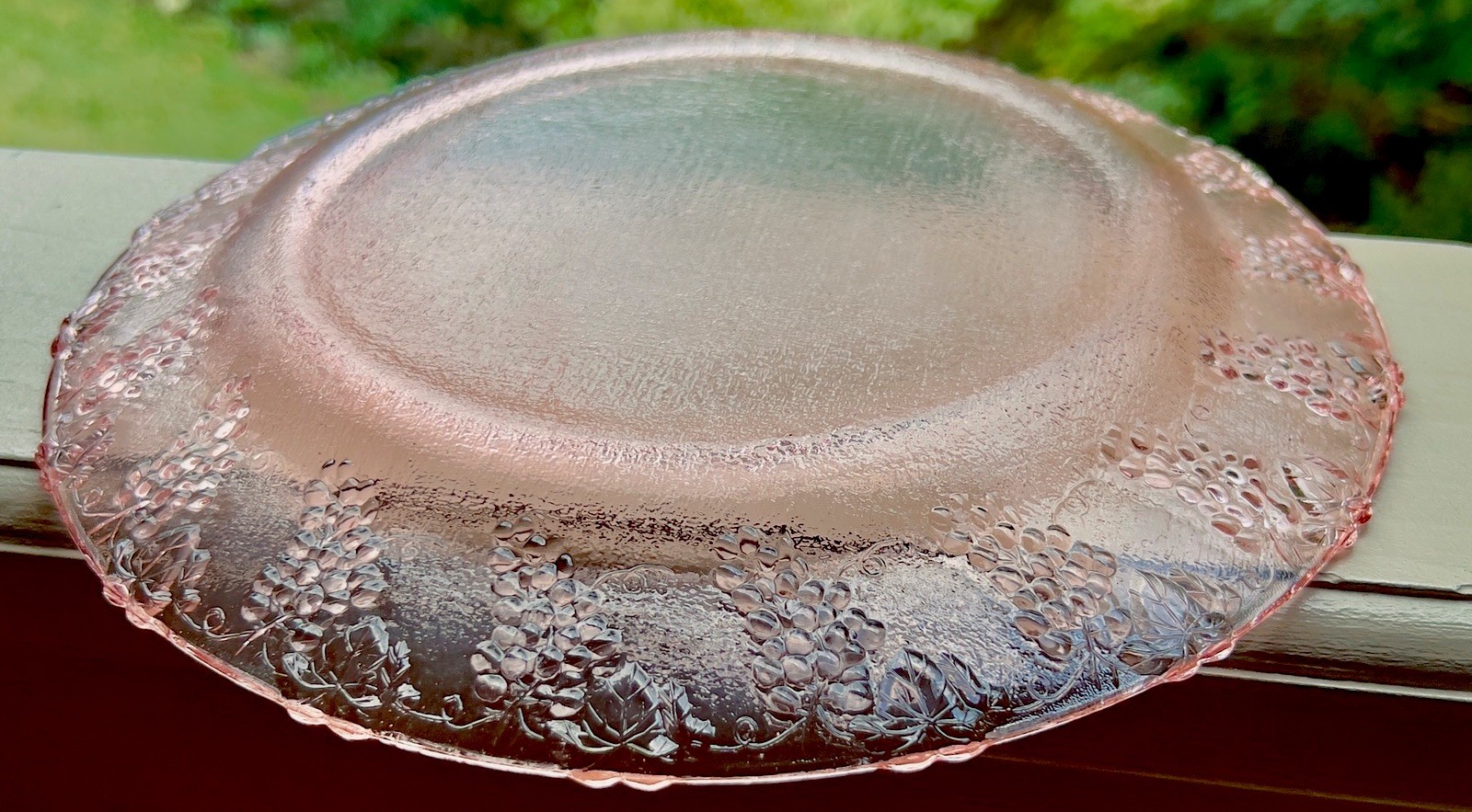 Vintage KIG Indonesia Pink Blush Glass Set of 6 Dinner Plates 10″ Harvest Grape